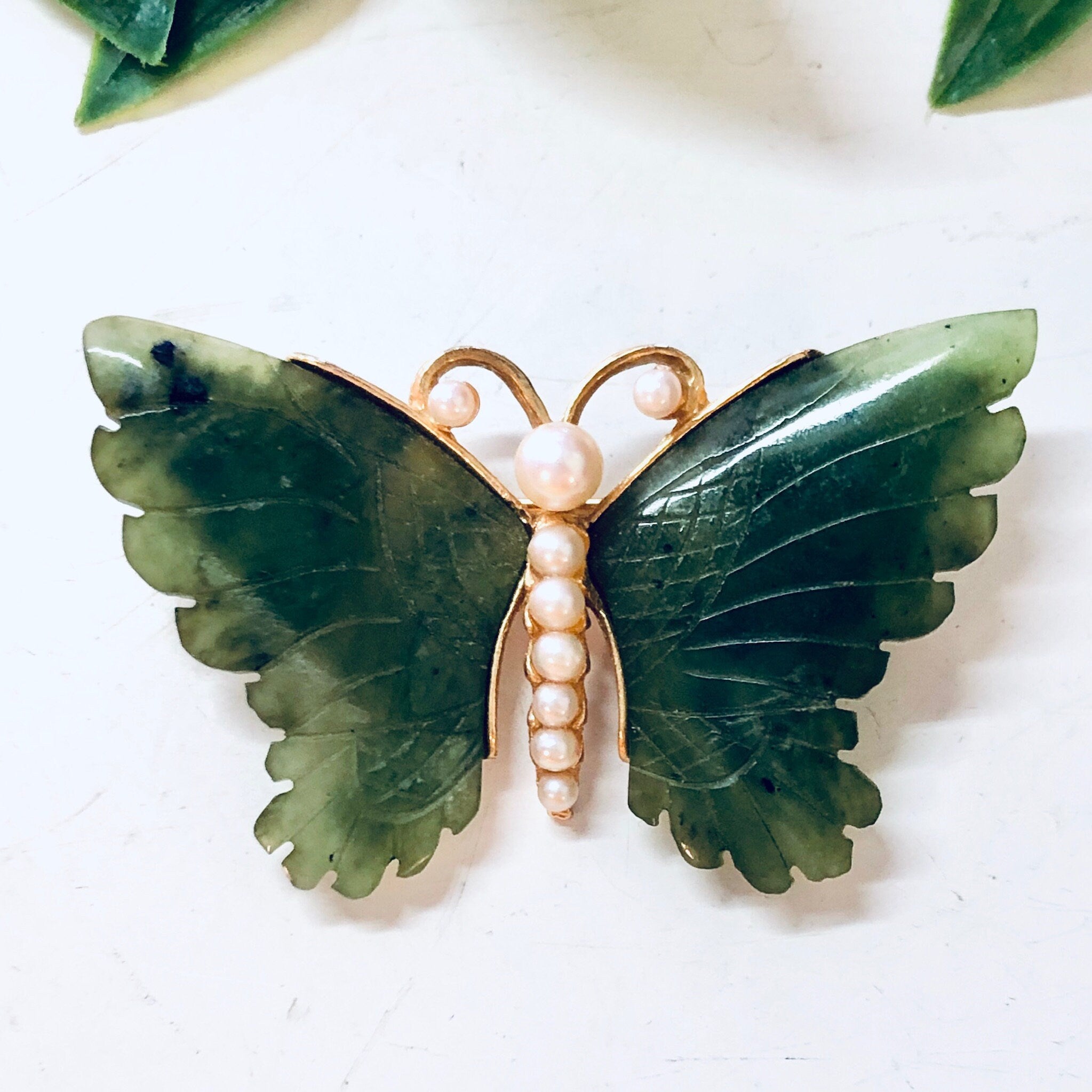 Vintage Brooch, Butterfly Brooch, Gold Toned Brooch, Butterfly Jewelry, Vintage Jewelry, Faux Pearl Brooch, Green Jade, Jade Jewelry, Pin