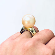 Vintage Ring, Costume Jewelry, Faux Pearl Ring, Gold Toned Ring, Vintage Jewelry, Statement Ring, Cocktail Ring, Plastic Ring, Funk Ring