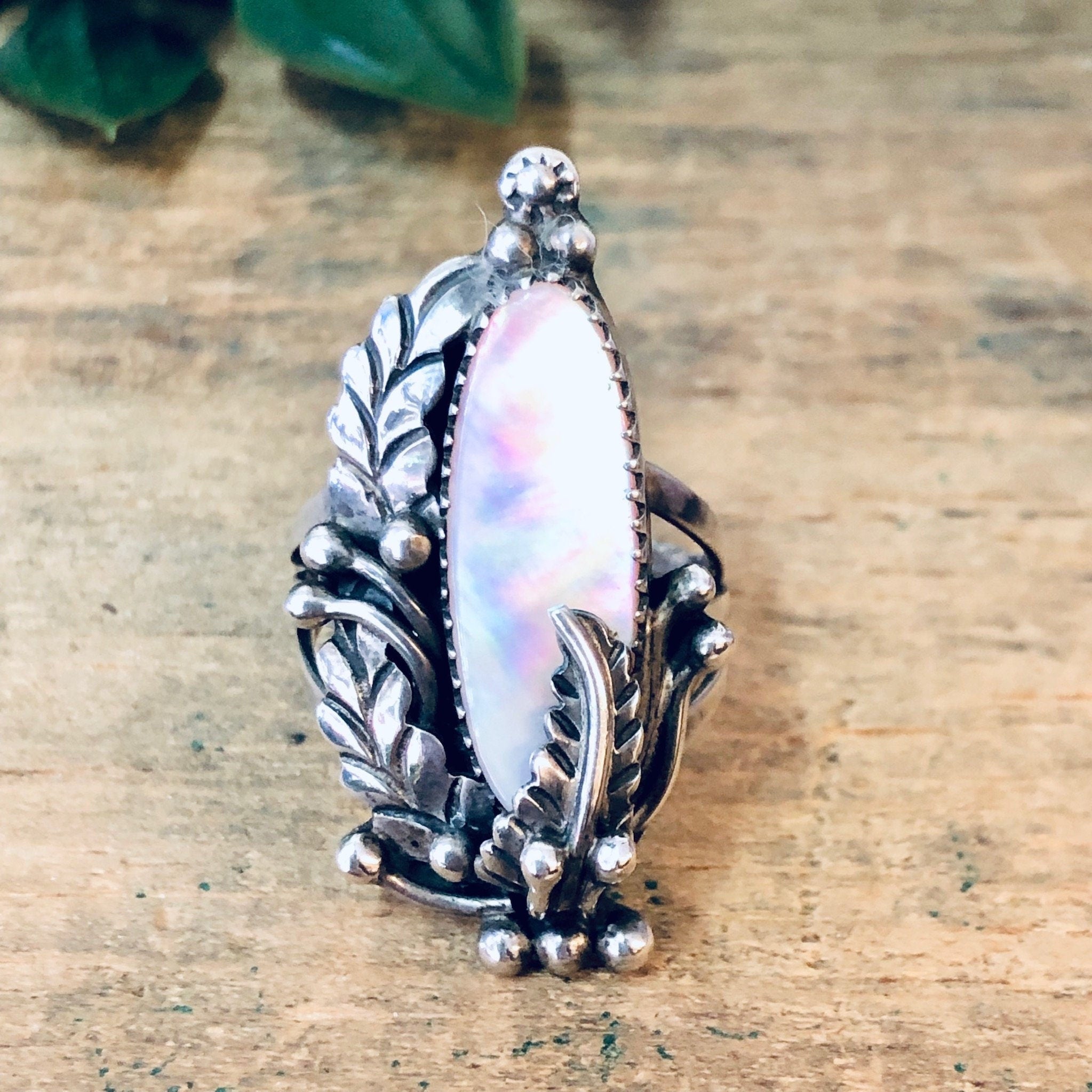 Vintage Silver Ring, Navajo Ring, Lee Larson Ring, Vintage Navajo, Signed Navajo, Mother Of Pearl Ring, Floral Ring, Boho Style, Bohemian