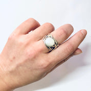 Vintage Ring, Silver Ring, Mother of Pearl, Iridescent Stone, Abstract Jewelry, Thick Band Ring, Unique jewelry, Statement Jewelry, Vintage