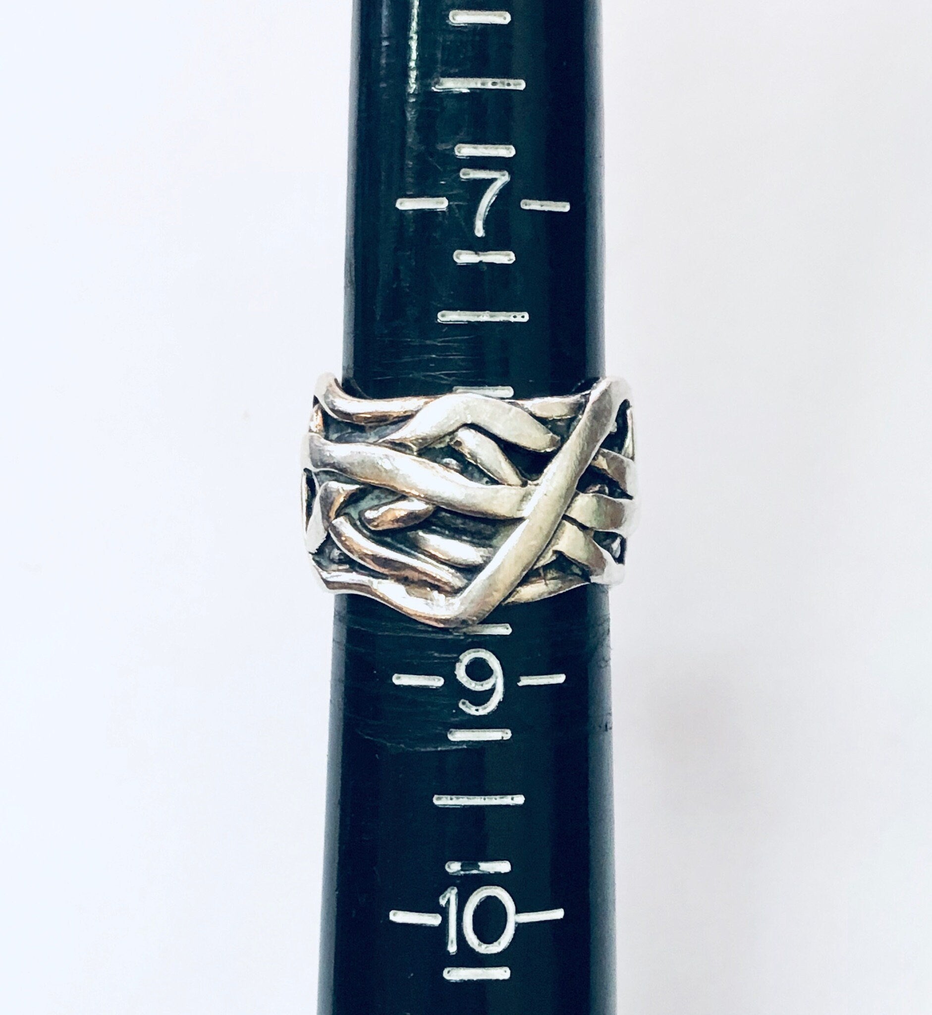 Vintage Ring, Silver Ring, Mother of Pearl, Iridescent Stone, Abstract Jewelry, Thick Band Ring, Unique jewelry, Statement Jewelry, Vintage