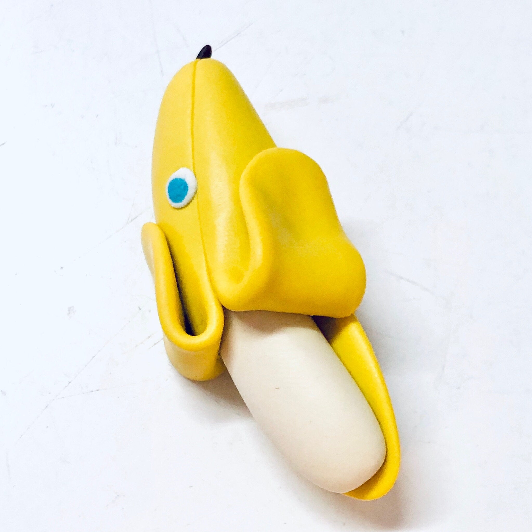 Vintage Brooch, Banana Pin, Yellow Brooch, Vintage Jewelry, Fruit Jewelry, Funky Pin, Unique jewelry, Fruit Pin, Bright Yellow Pin, Banana