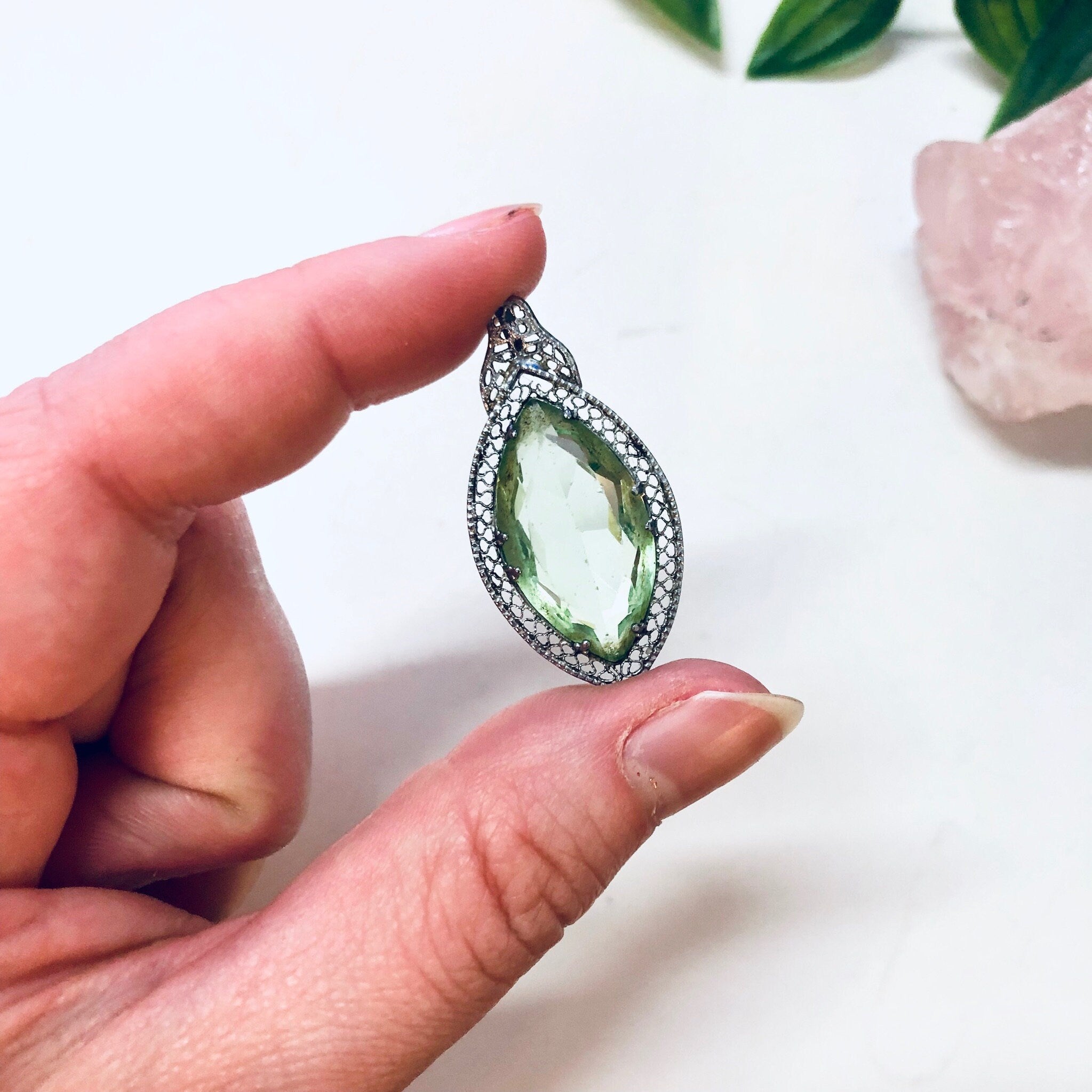 Vintage Pendant, Silver Pendant, Peridot Jewelry, Birthstone Pendant, Silver Filagree, Delicate Jewelry, Vintage Jewelry, Green Necklace