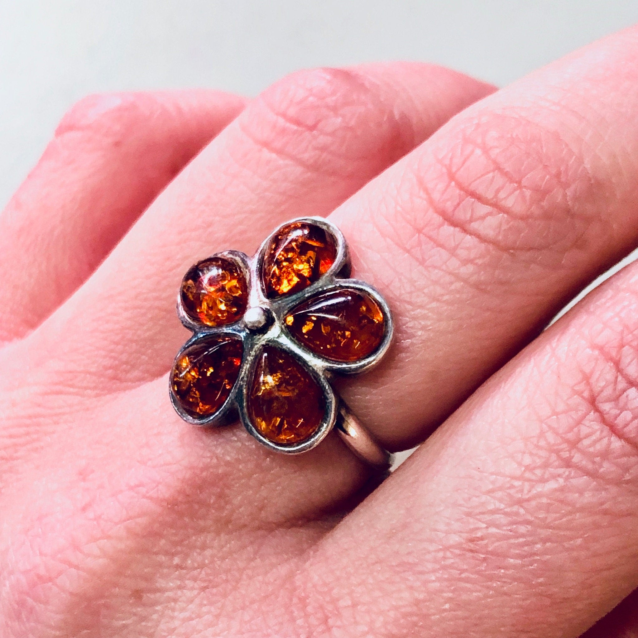 Vintage Silver Ring, Amber Ring, Flower Ring, Flower Power, Amber Jewelry, Floral Design, Vintage Jewelry, Orange Jewelry, Amber Gemstone