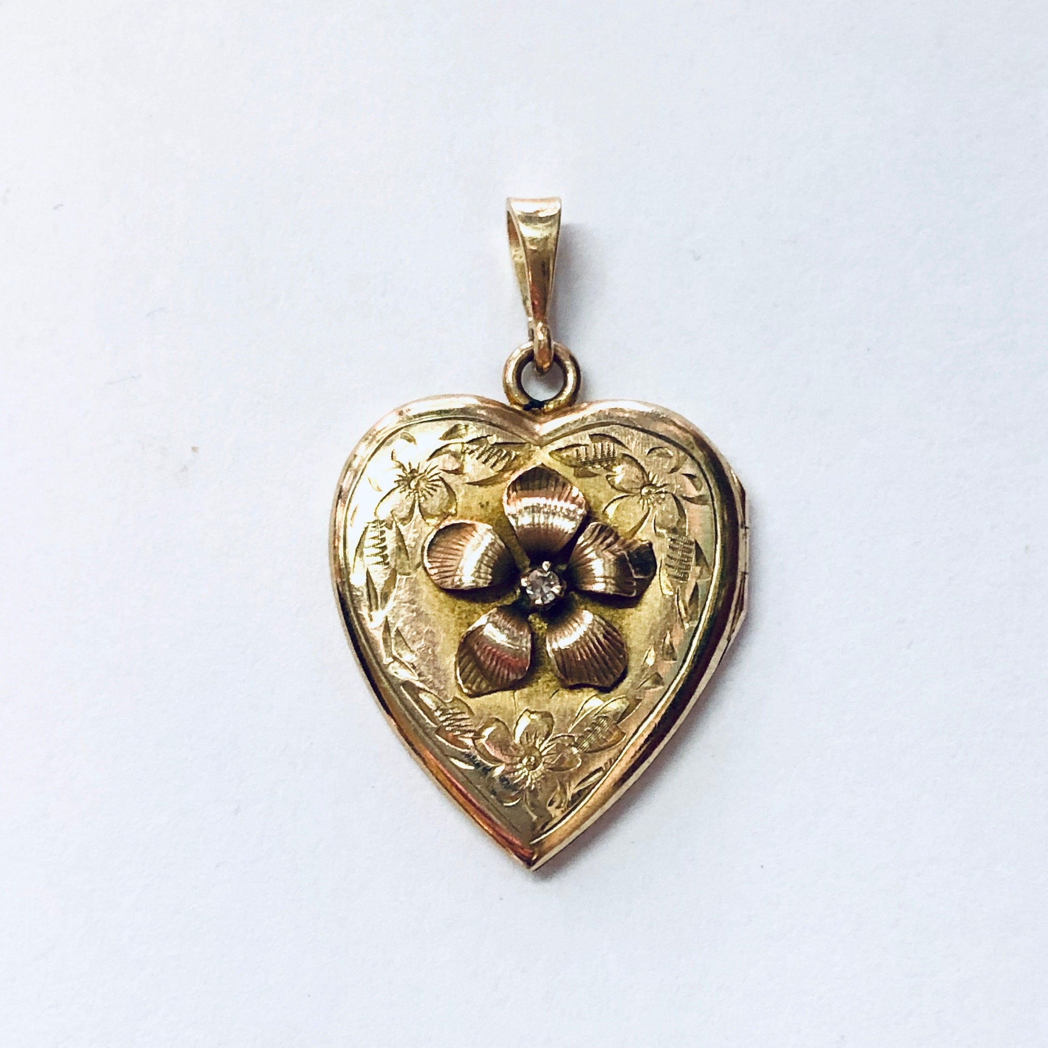 Vintage Locket, 10K Gold Locket, Flower Locket, Heart Locket, Gold Jewelry, Vintage Jewelry, Etched Locket, Vintage Pendant, Locket Pendant