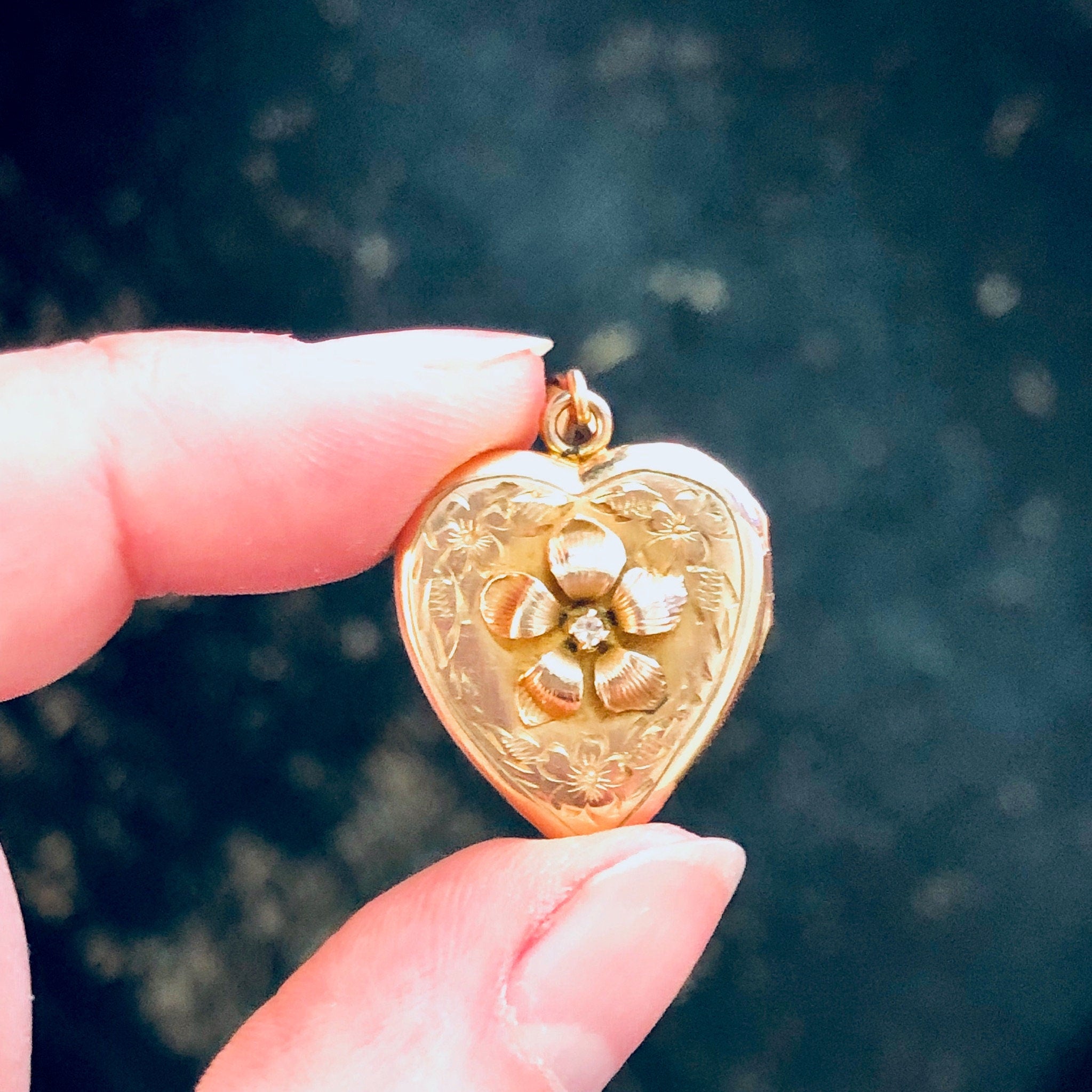 Vintage Locket, 10K Gold Locket, Flower Locket, Heart Locket, Gold Jewelry, Vintage Jewelry, Etched Locket, Vintage Pendant, Locket Pendant