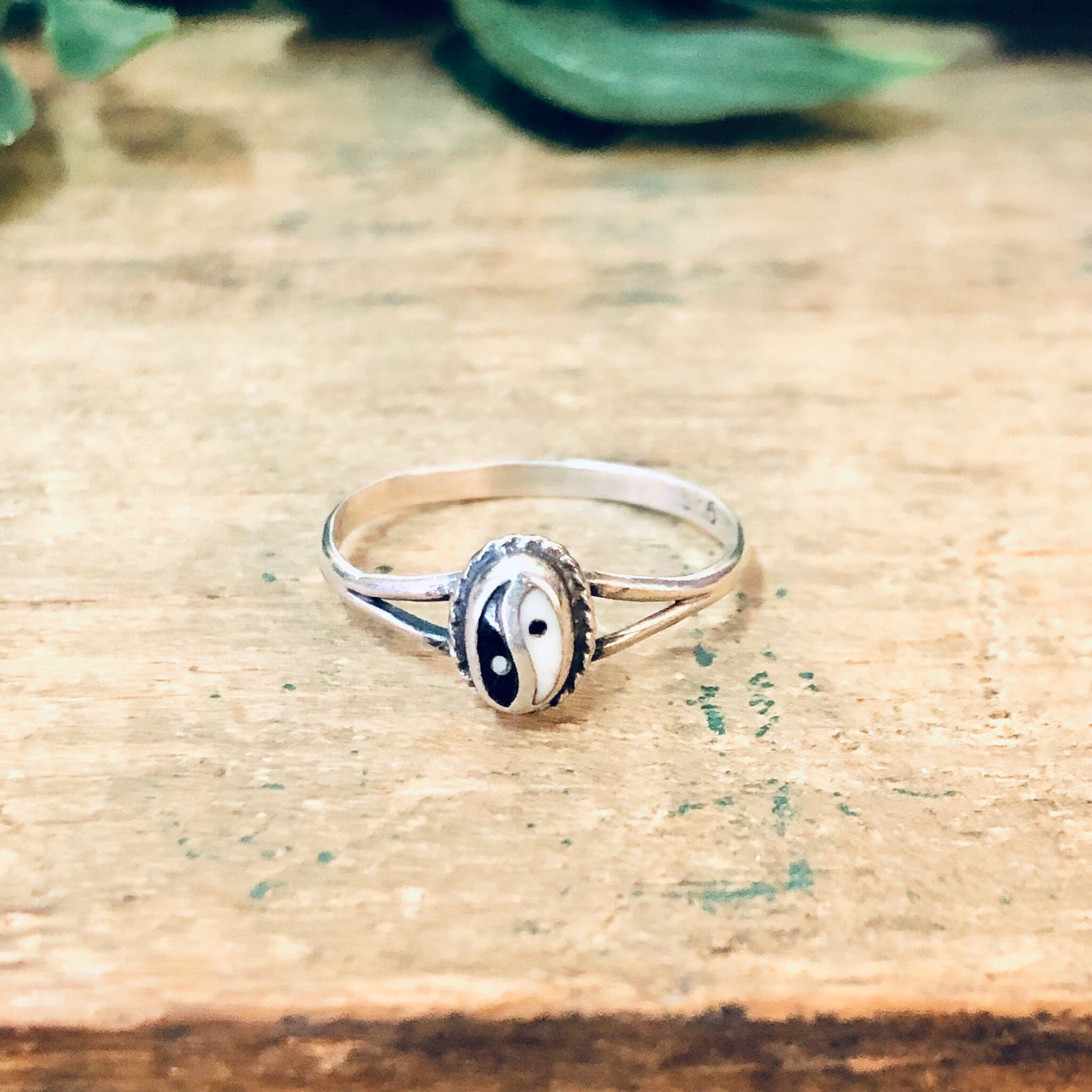 Vintage Silver Ring, Yin Yang Ring, 90s Style Jewelry, 90s Child, Symbol Ring, Black and White, Small Ring, Stacking Ring, Thin Band, 925