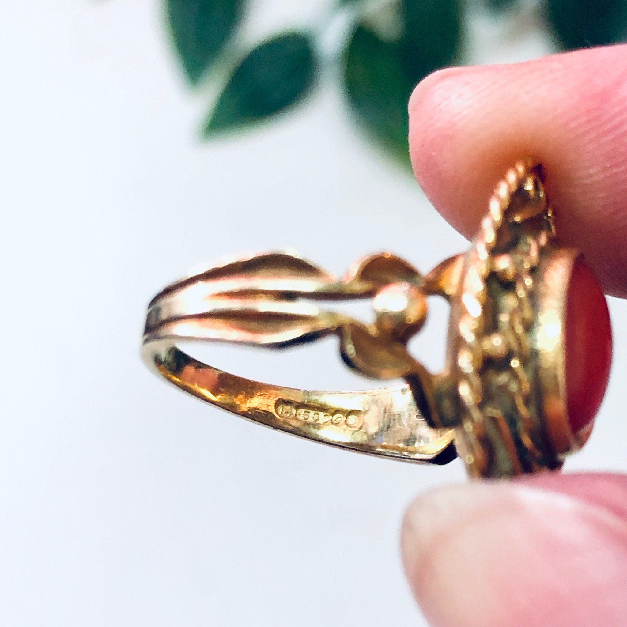 Vintage Gold Ring, Red Stone, Gold Jewelry, 14K Gold, 14 Karat Gold, Yellow Gold Ring, Gold and Red, Statement Ring, Vintage Jewelry, Gold