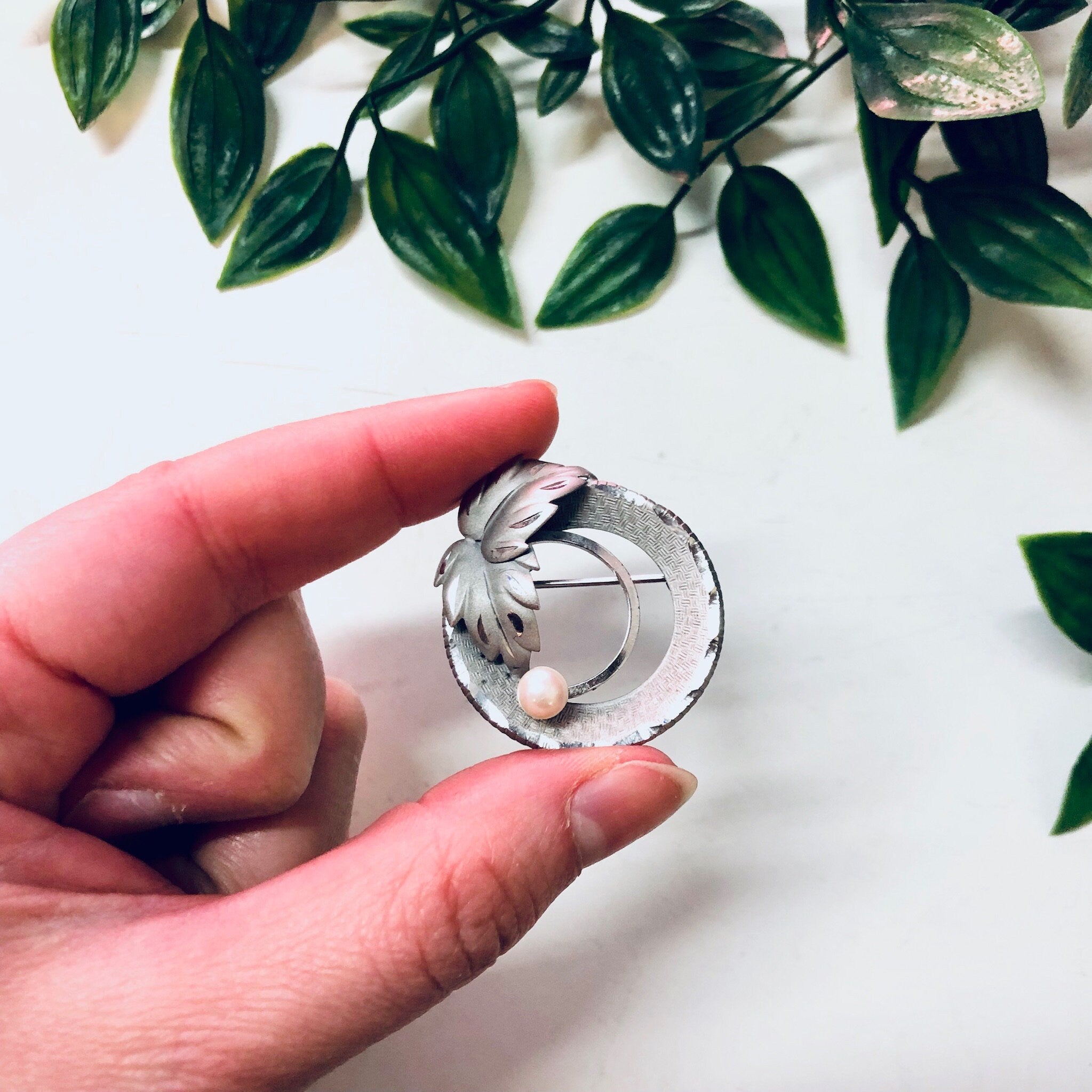 Vintage Brooch, Silver Brooch, Vintage Pin, Leaf Brooch, Vintage Jewelry, Small Pin, Pearl Jewelry, Cut out Brooch, 925 Silver, Pin, Brooch