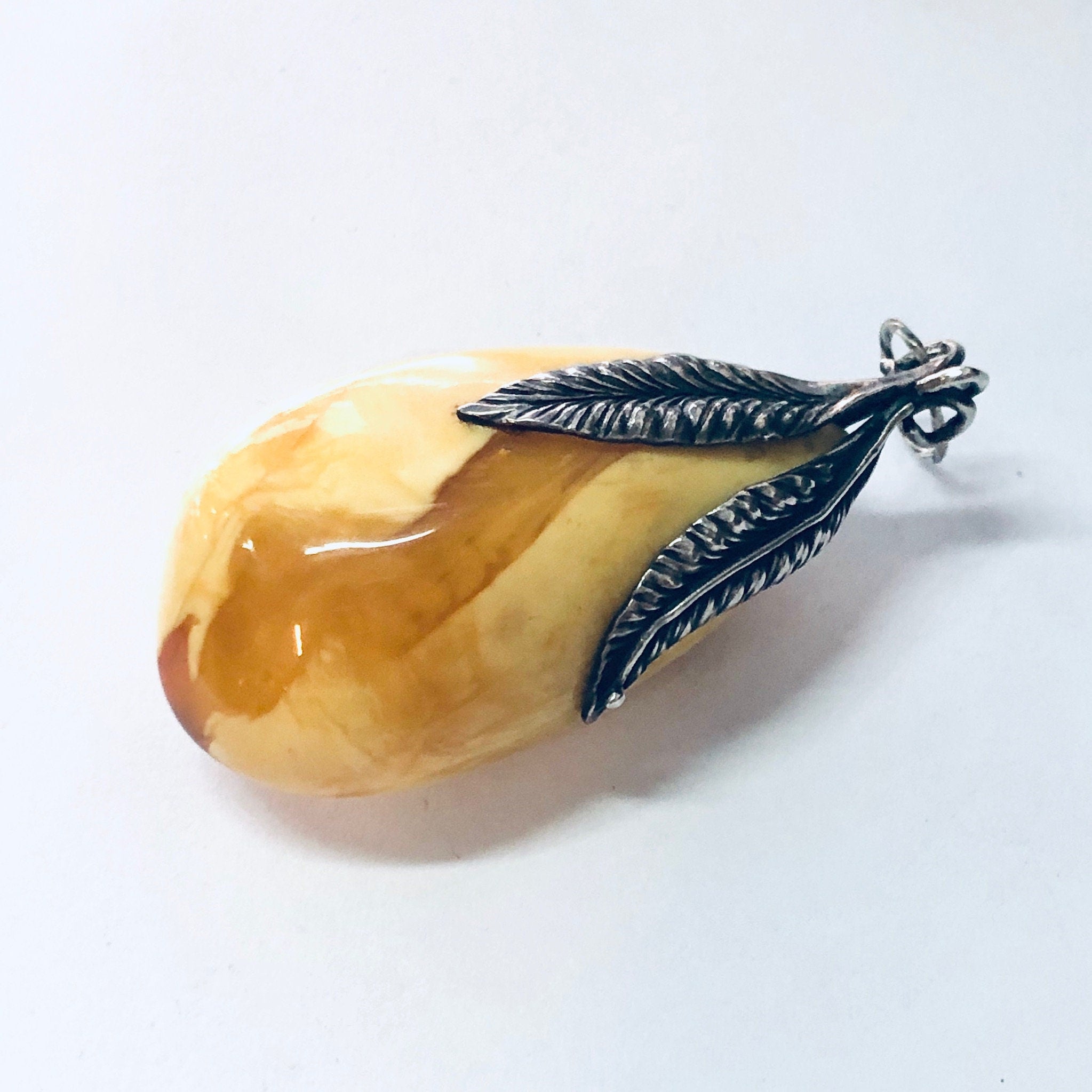 Vintage Pendant, Amber Pendant, Butterscotch Amber, Amber Jewelry, Vintage Necklace, Silver Pendant, Amber and Silver, Yellow Amber, Milky