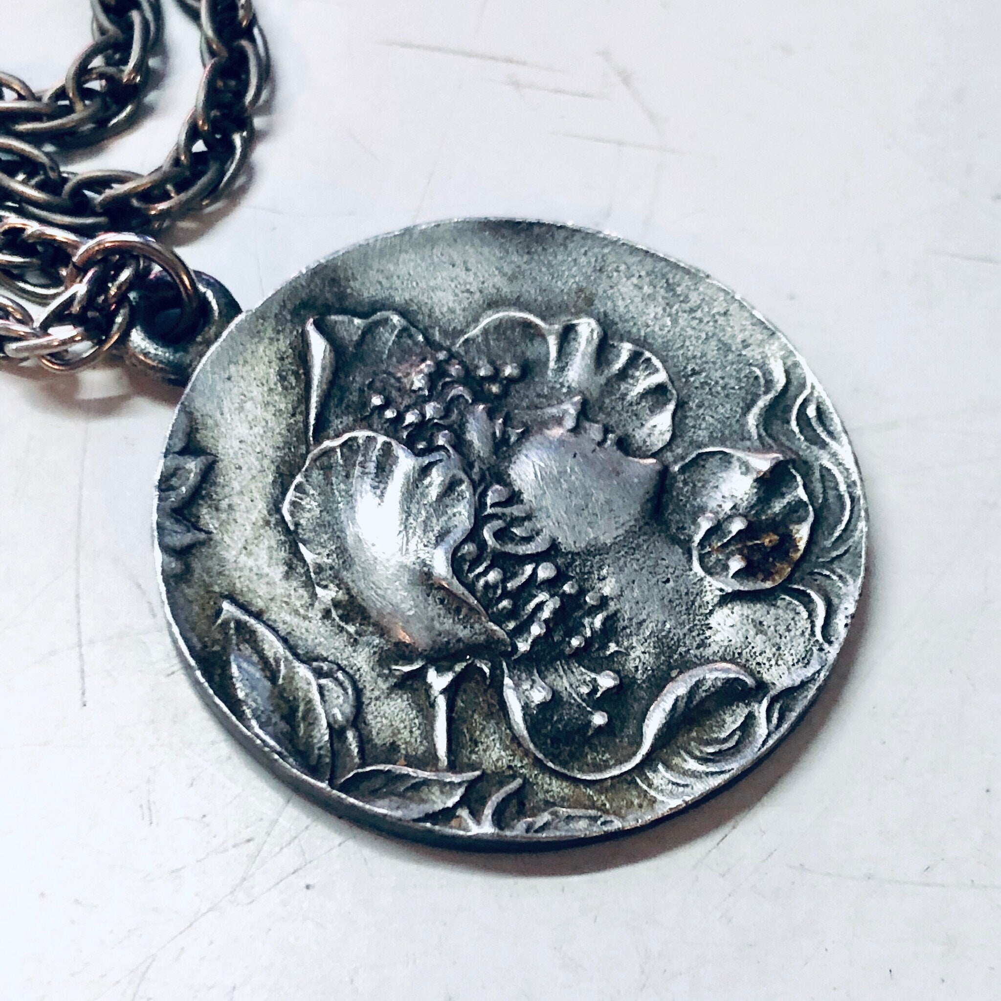 Vintage Necklace, Pewter Necklace, Art Nouveau Pendant, Pewter Jewelry, Vintage Jewelry, Lady Face Pendant, Circle Pendant, Simple Jewelry