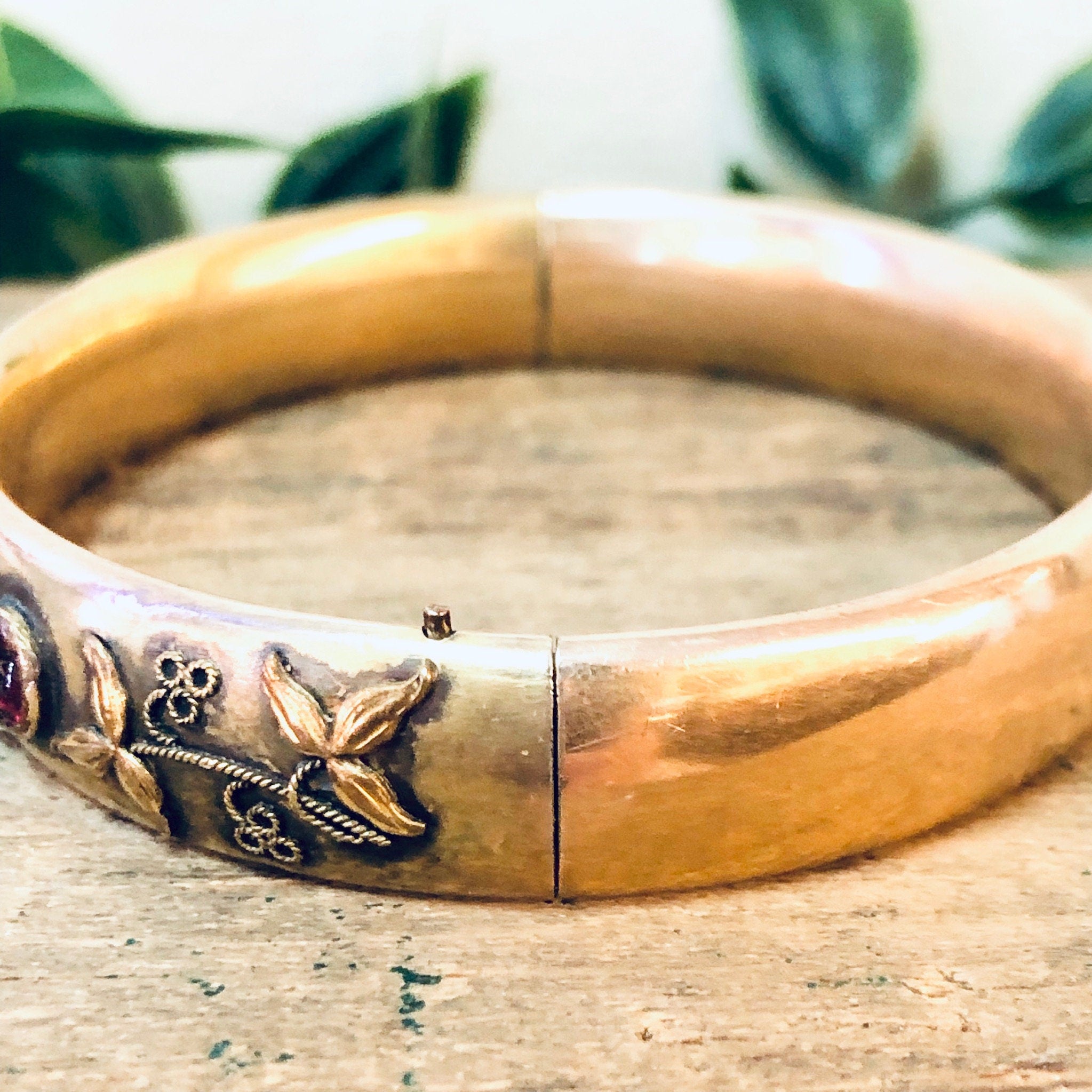 Vintage Bangle, Gold Toned Bangle, Vintage Bracelet, Gold Filled Jewelry, Red Stone, Gold and Red, Vintage Jewelry, Stacking Bracelet, Gold