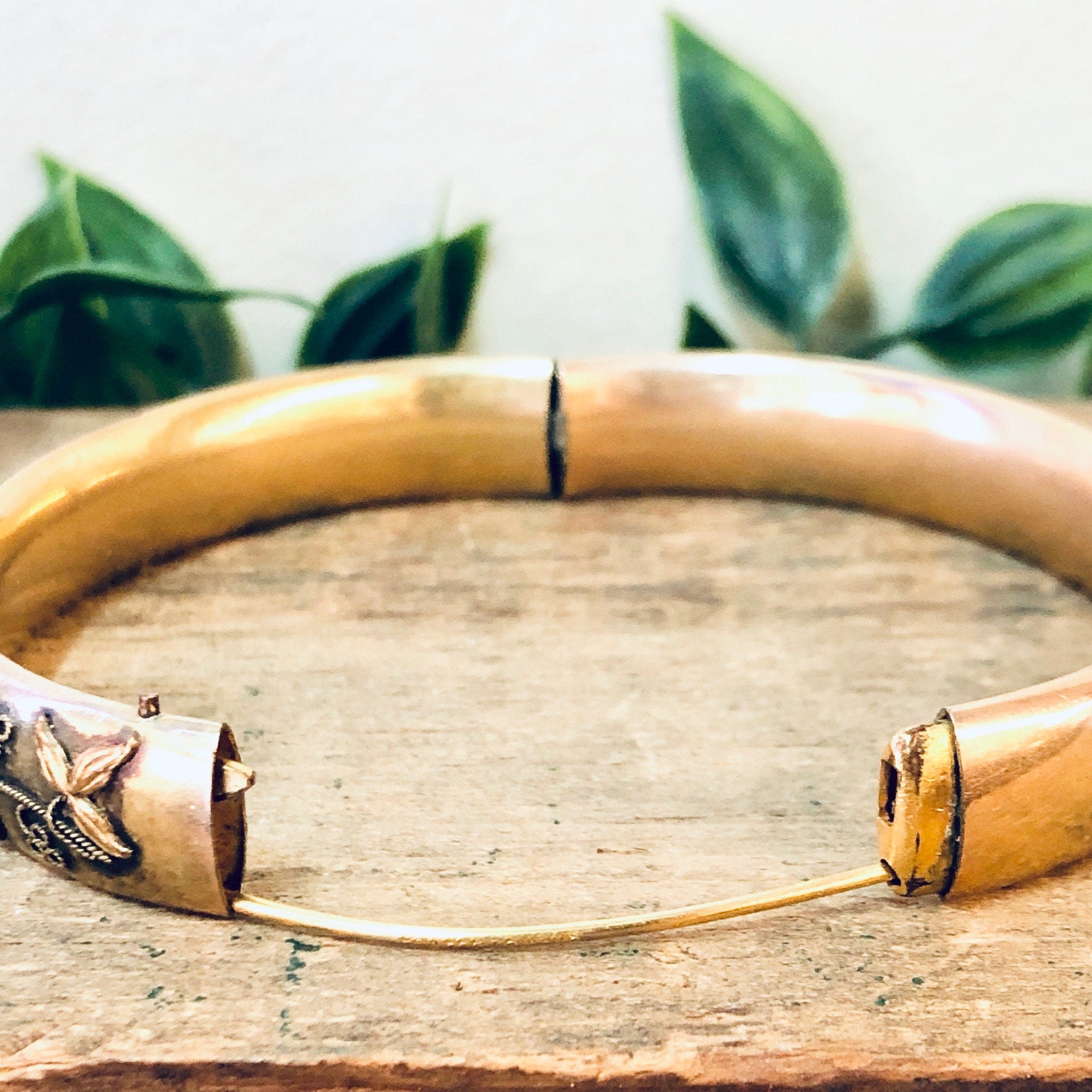 Vintage Bangle, Gold Toned Bangle, Vintage Bracelet, Gold Filled Jewelry, Red Stone, Gold and Red, Vintage Jewelry, Stacking Bracelet, Gold
