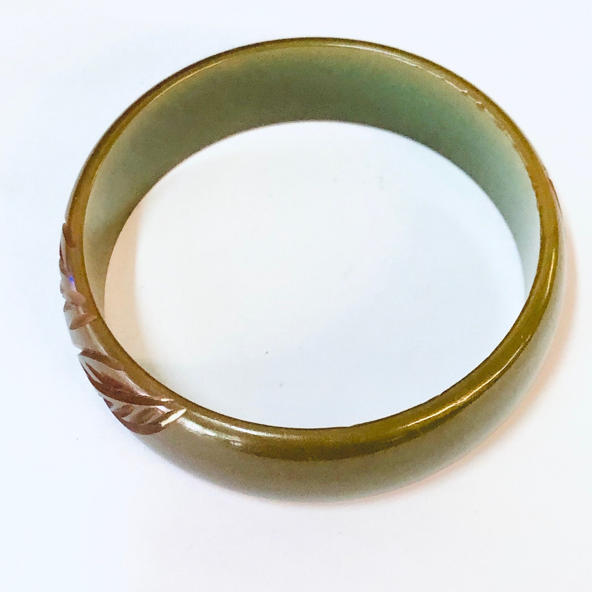Bangle Bracelet, Vintage Bangle, Vintage Bracelet, Bakelite Bangle, Green, Red, Leaf Etching, Pea Soup Moss, Retro Jewelry, Brown Bangle