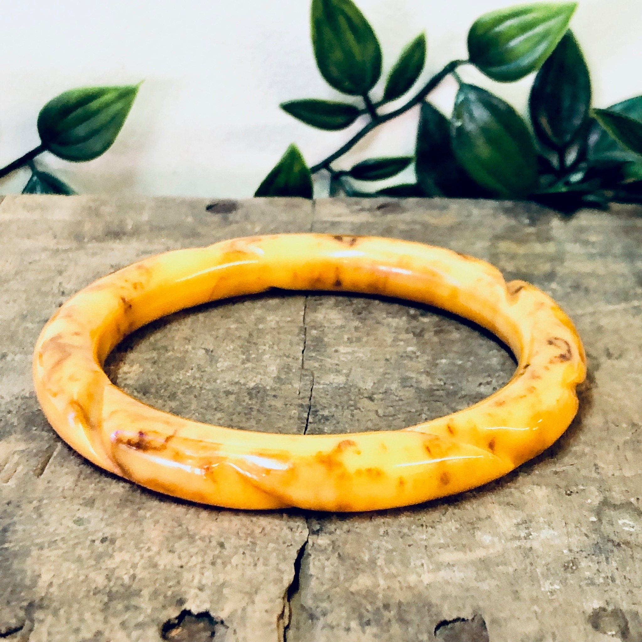 Vintage Bangle, Bakelite Bangle, Etched Bakelite, Banana Bakelite, Rotten Banana Bakelite, Vintage Jewelry, Unique Bracelet, Banana, Bangle