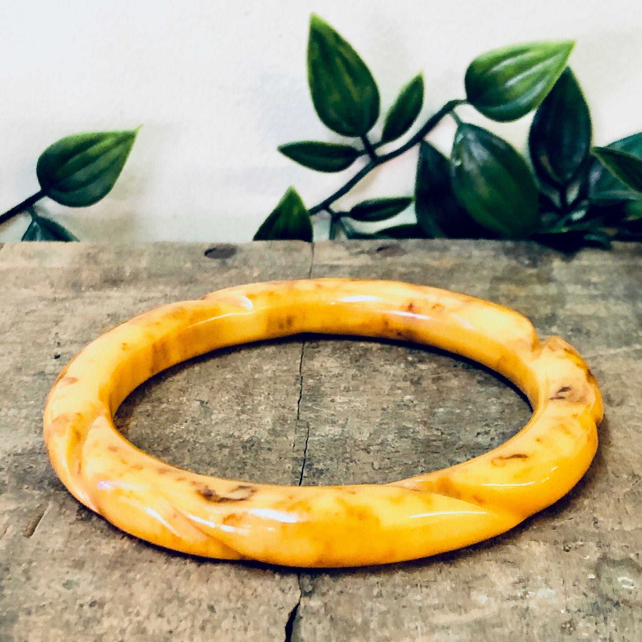 Vintage Bangle, Bakelite Bangle, Etched Bakelite, Banana Bakelite, Rotten Banana Bakelite, Vintage Jewelry, Unique Bracelet, Banana, Bangle
