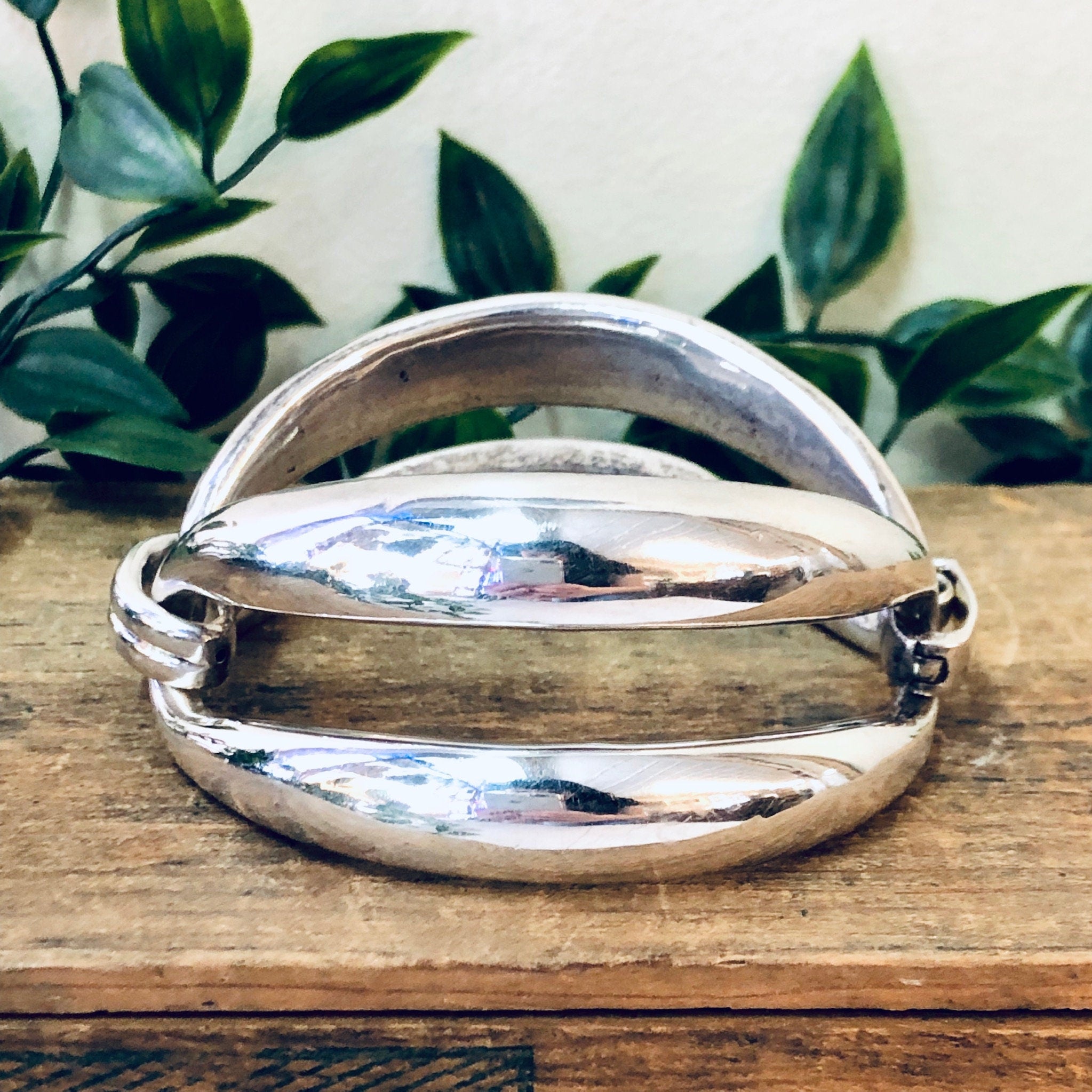 Vintage Bracelet, Bangle Bracelet, Hinged Bracelet, Vintage Jewelry, Silver Bracelet, Statement Jewelry, Cut Out Bracelet, Unique, Rare, 925