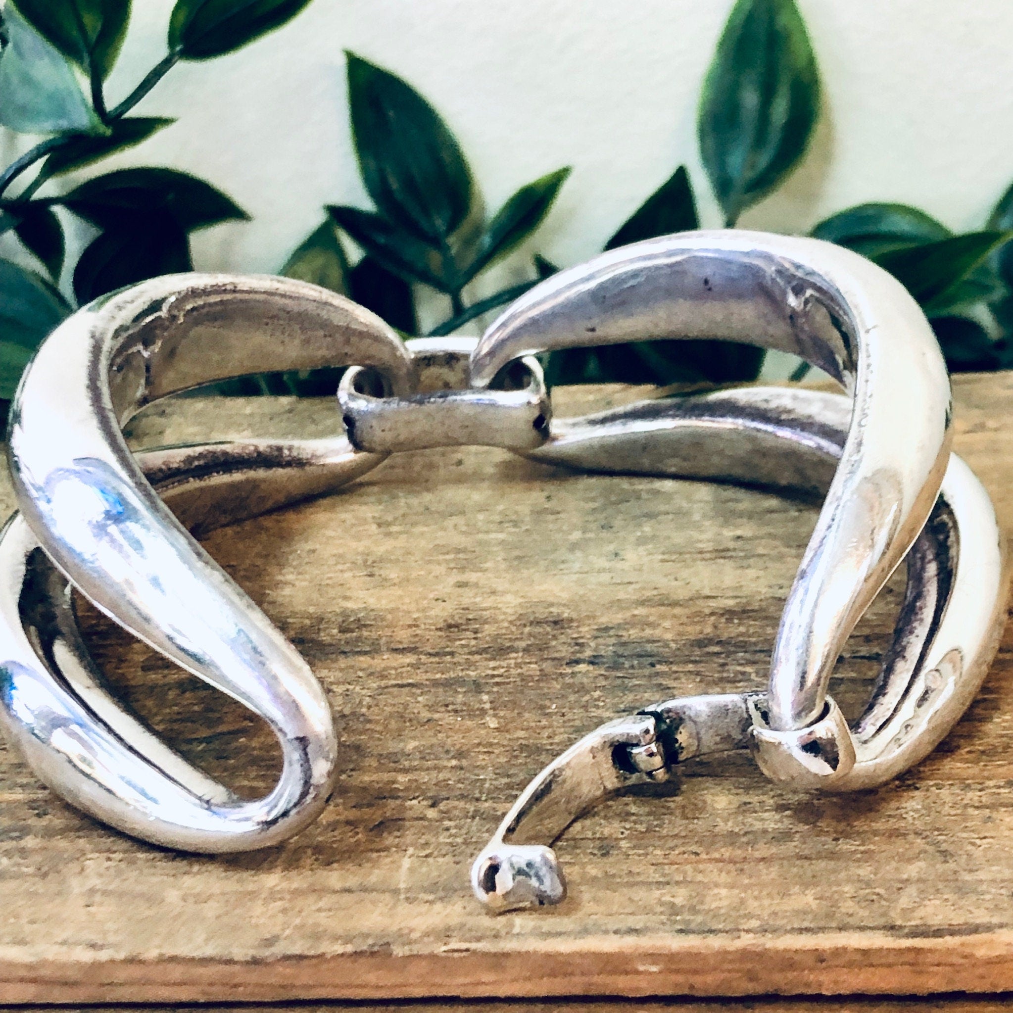 Vintage Bracelet, Bangle Bracelet, Hinged Bracelet, Vintage Jewelry, Silver Bracelet, Statement Jewelry, Cut Out Bracelet, Unique, Rare, 925