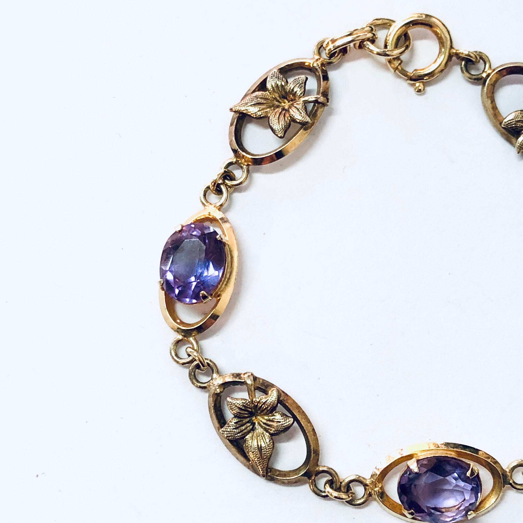 Vintage Bracelet, Link Bracelet, Costume Jewelry, Purple Stones, Flower Bracelet, Floral Design, Gold Toned Jewelry, Purple and Gold, Unique
