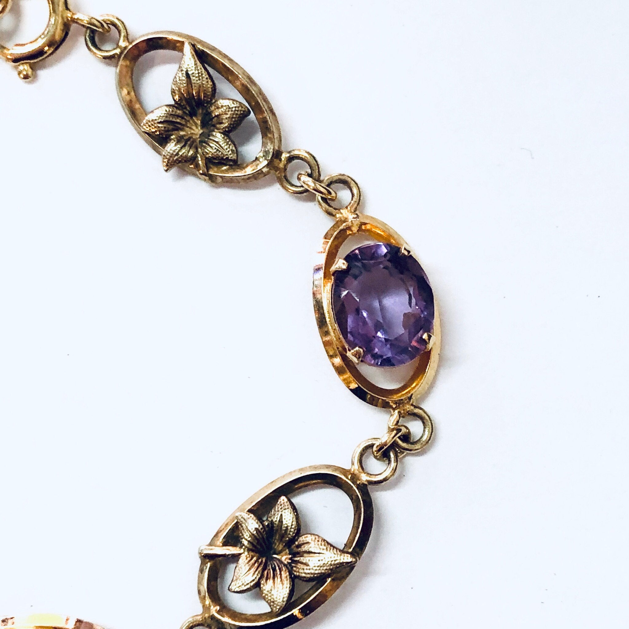 Vintage Bracelet, Link Bracelet, Costume Jewelry, Purple Stones, Flower Bracelet, Floral Design, Gold Toned Jewelry, Purple and Gold, Unique