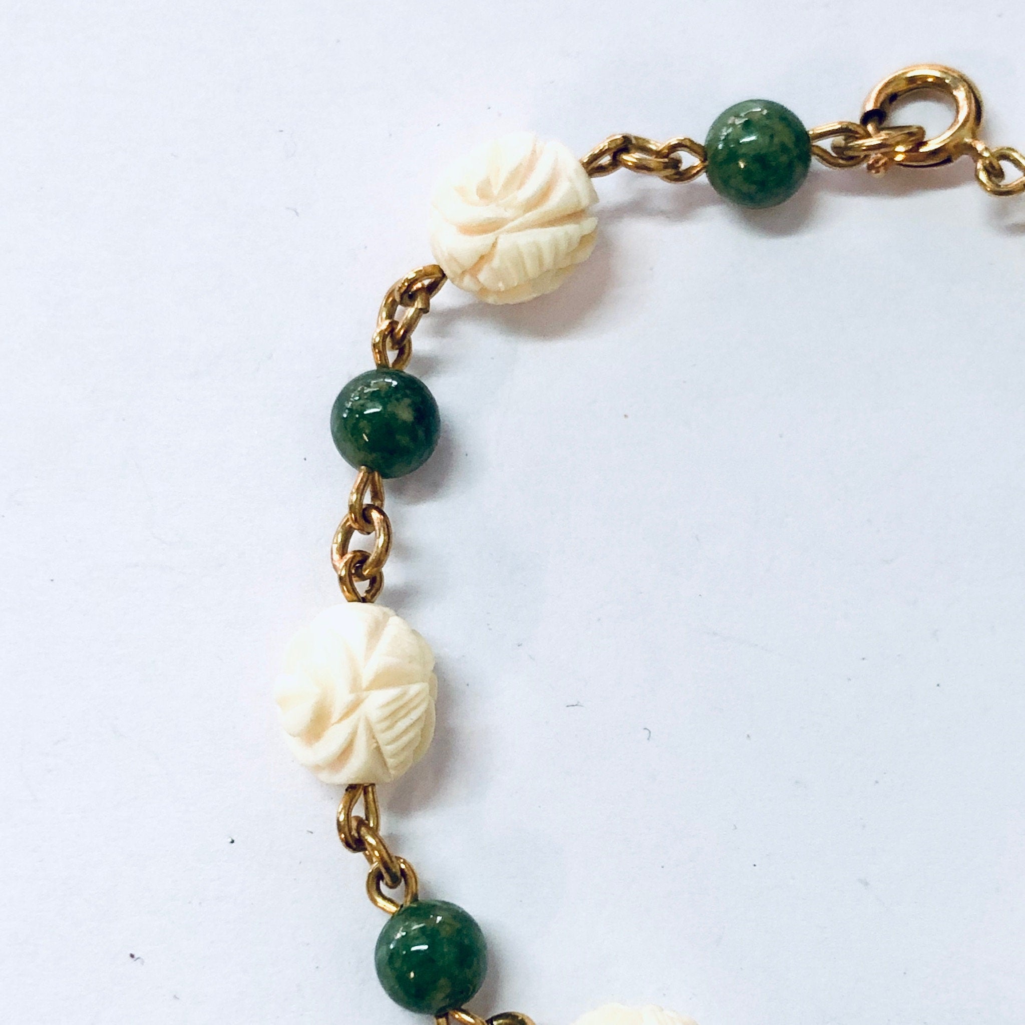 Vintage Bracelet, Floral Bracelet, Carved Flower, Flower Bracelet, Green Jewelry, Gold Toned Bracelet, Costume Jewelry, White Flower, Gold