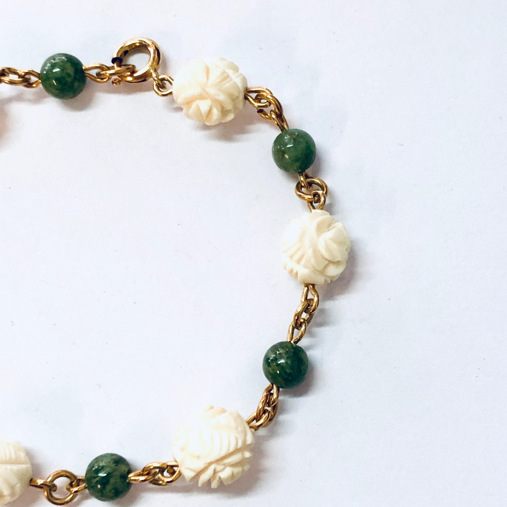 Vintage Bracelet, Floral Bracelet, Carved Flower, Flower Bracelet, Green Jewelry, Gold Toned Bracelet, Costume Jewelry, White Flower, Gold