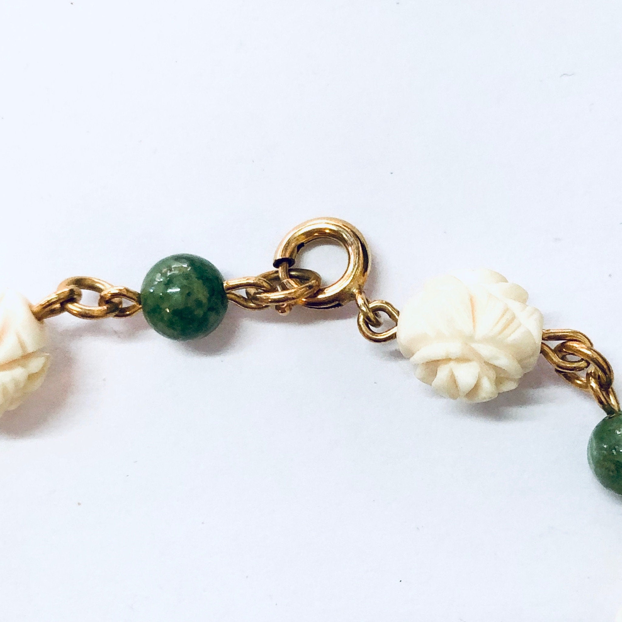Vintage Bracelet, Floral Bracelet, Carved Flower, Flower Bracelet, Green Jewelry, Gold Toned Bracelet, Costume Jewelry, White Flower, Gold