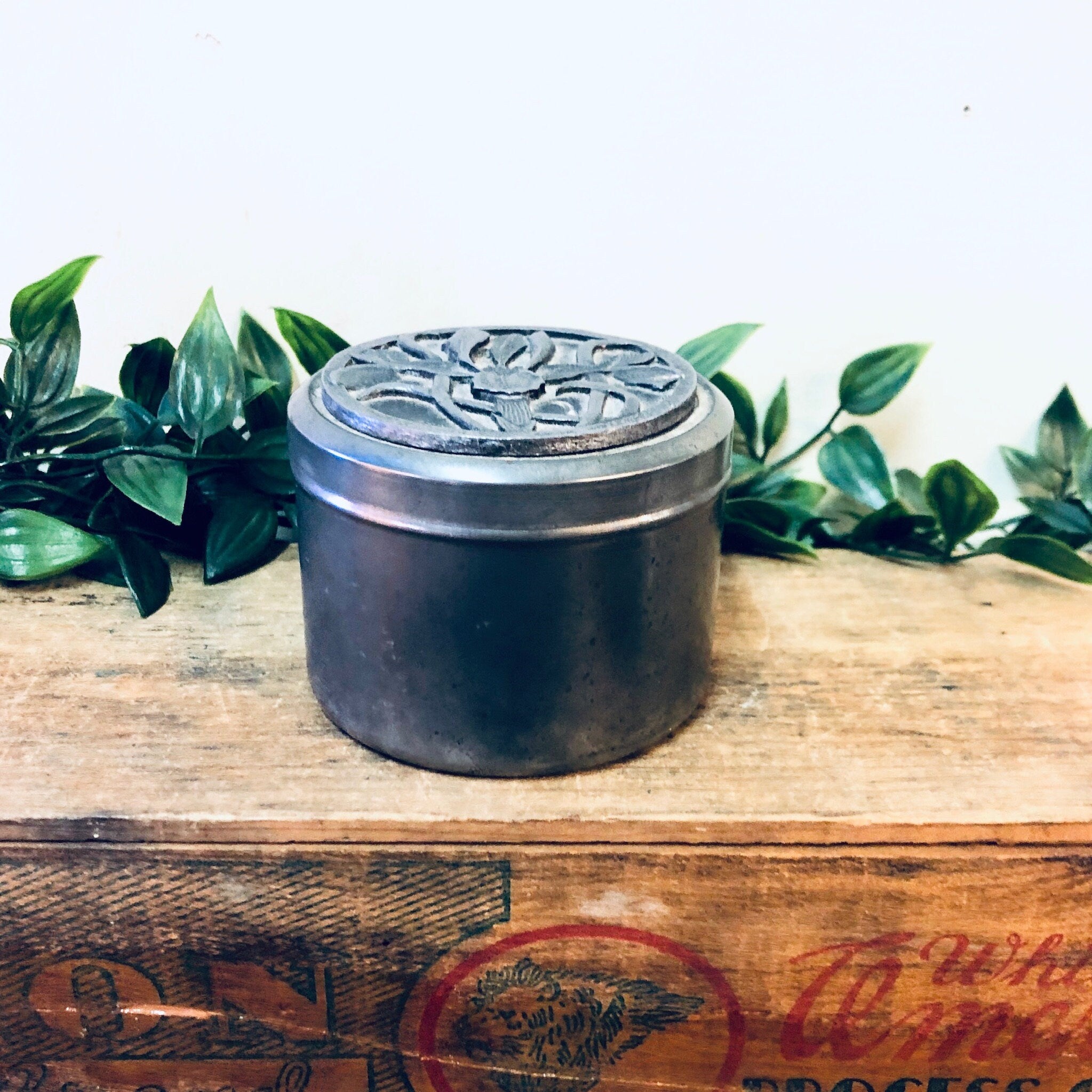Metzke 1976 Tin, Vintage Tin, Lidded Container, Metzke Floral Tin, Floral Pewter, Pewter Box, Trinket Box, Flower Design, Vintage Home Decor