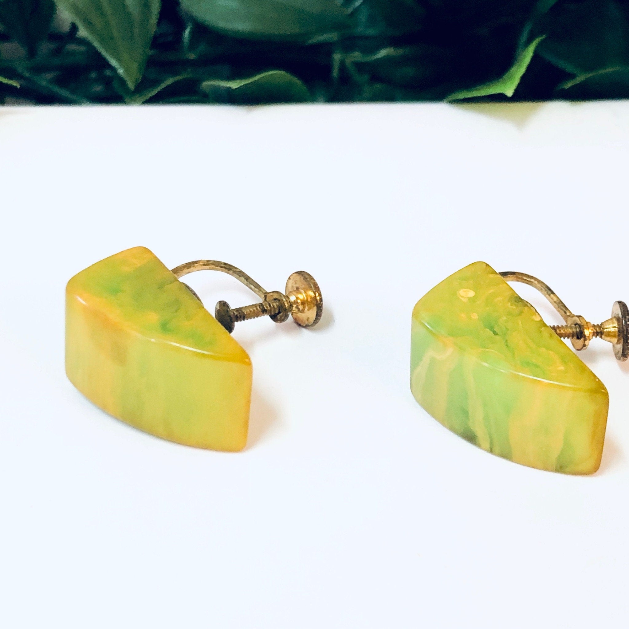 Vintage Earrings, Screw Back Earrings, Green and Yellow, Neon Earrings, Bakelite Jewelry, Costume Jewelry, Vintage Jewelry, Neon Green