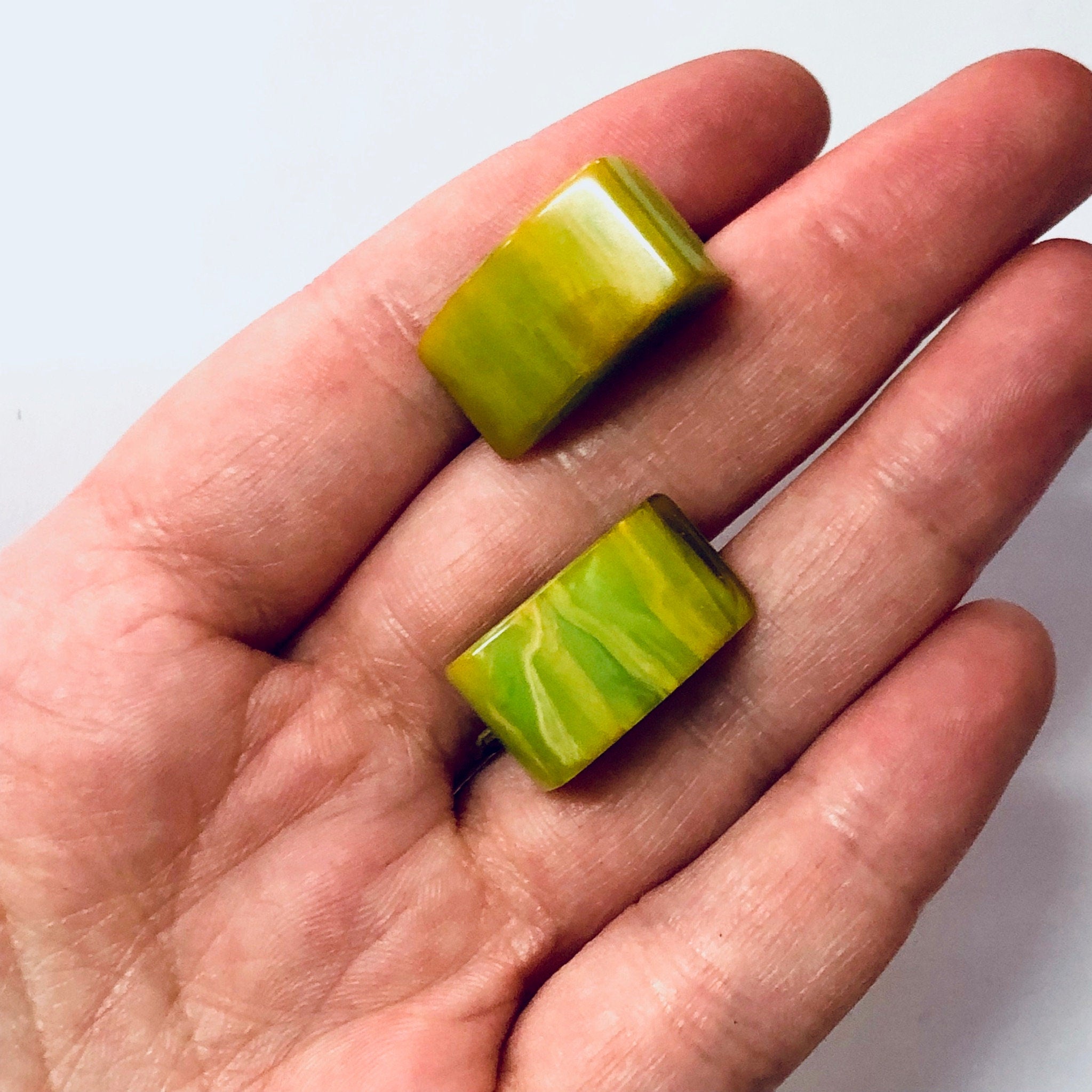 Vintage Earrings, Screw Back Earrings, Green and Yellow, Neon Earrings, Bakelite Jewelry, Costume Jewelry, Vintage Jewelry, Neon Green