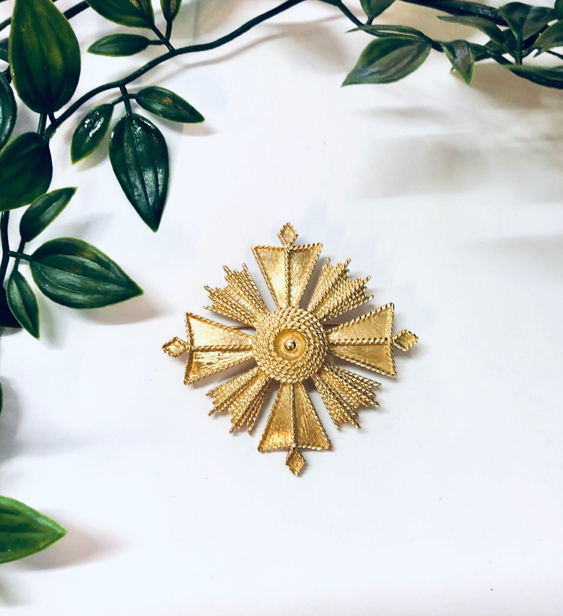 Vintage Brooch, Monet Brooch, Gold Toned Jewelry, Vintage Pin, Vintage Jewelry, Statement Jewelry, Unique Brooch, Monet Pin, Large Brooch