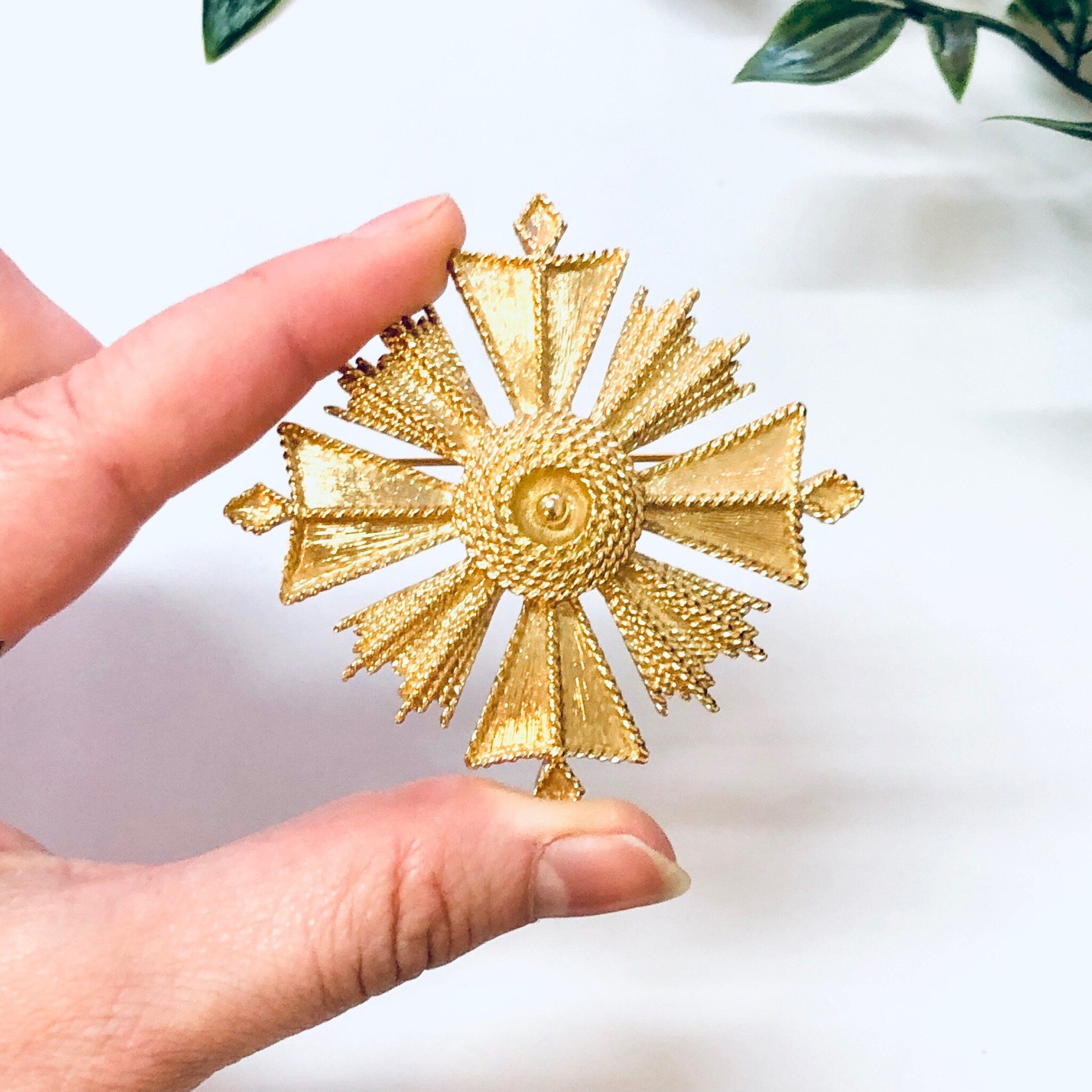 Vintage Brooch, Monet Brooch, Gold Toned Jewelry, Vintage Pin, Vintage Jewelry, Statement Jewelry, Unique Brooch, Monet Pin, Large Brooch