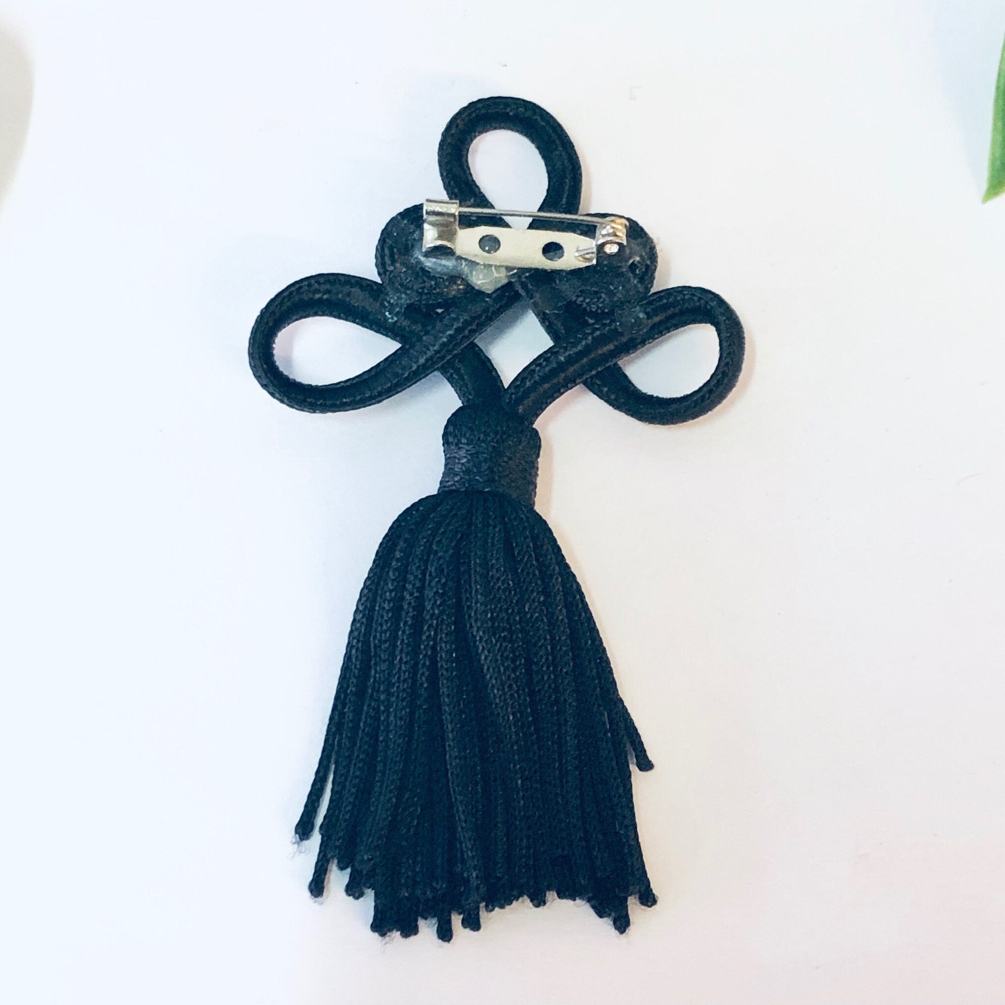 Vintage Brooch, Tassel Brooch, Tassel Jewelry, Black Tassel, Vintage Pin, Black Brooch, Dangle Brooch, Unique Jewelry, Knotted Pin, Black