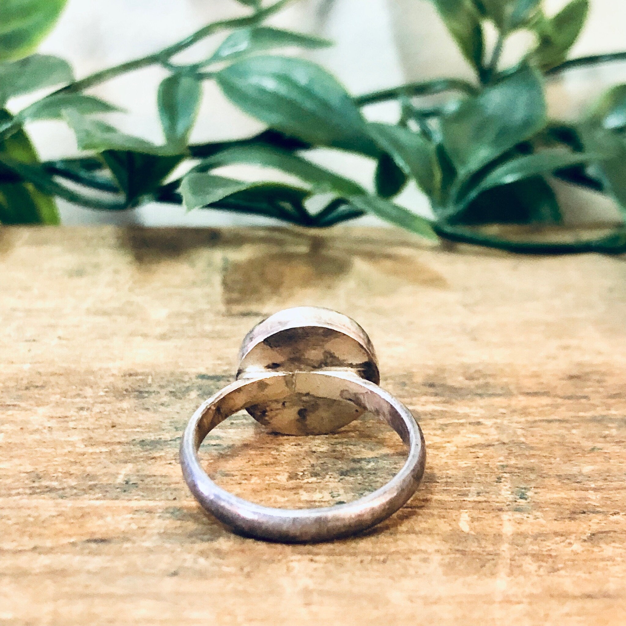 Vintage Ring, Silver Ring, Green Gemstone, Green Jewelry, Green and Silver, Vintage Jewelry, Round Stone, Green Cabochon, Simple Ring, 925