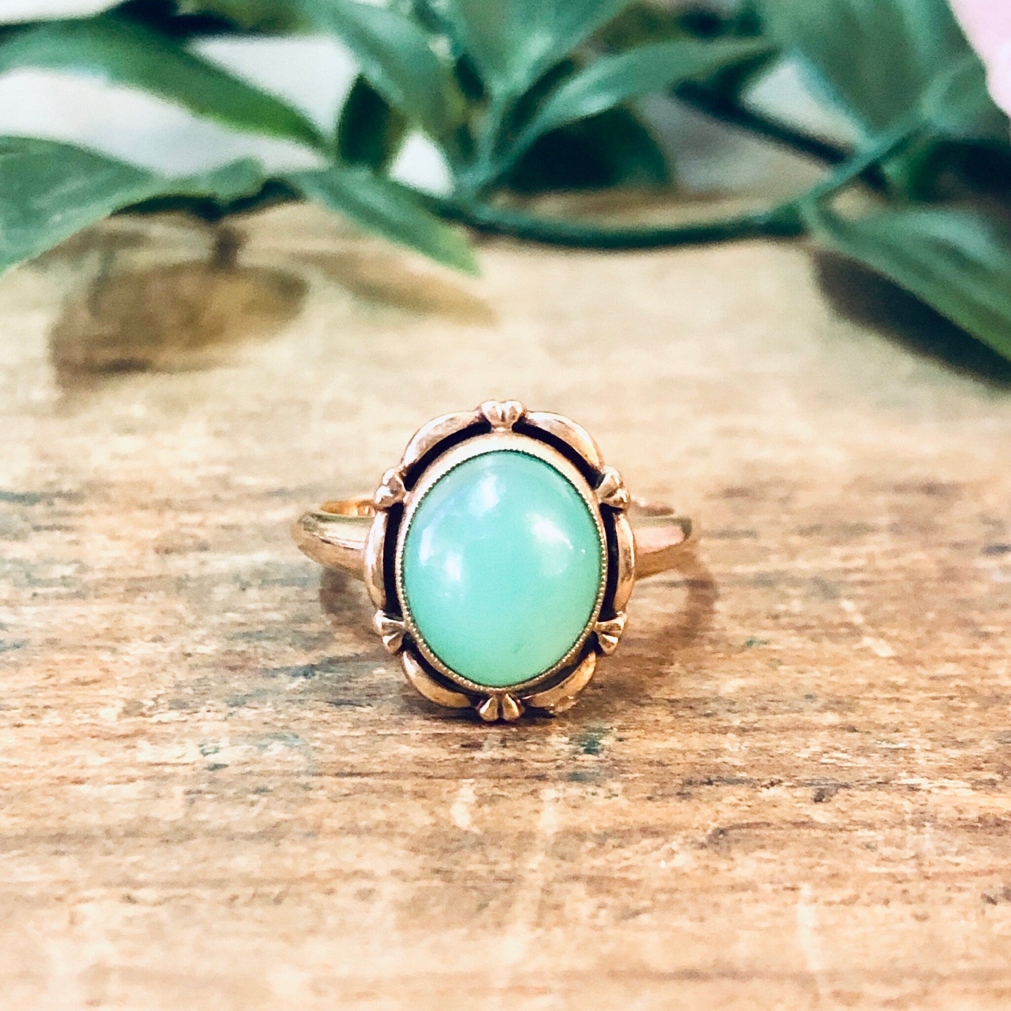 Vintage Ring, Gold Ring, 10 Karat Gold, 10k Gold Ring, Yellow Gold Ring, Green Stone, Green Jewelry, Gold, Light Green, Vintage Jewelry