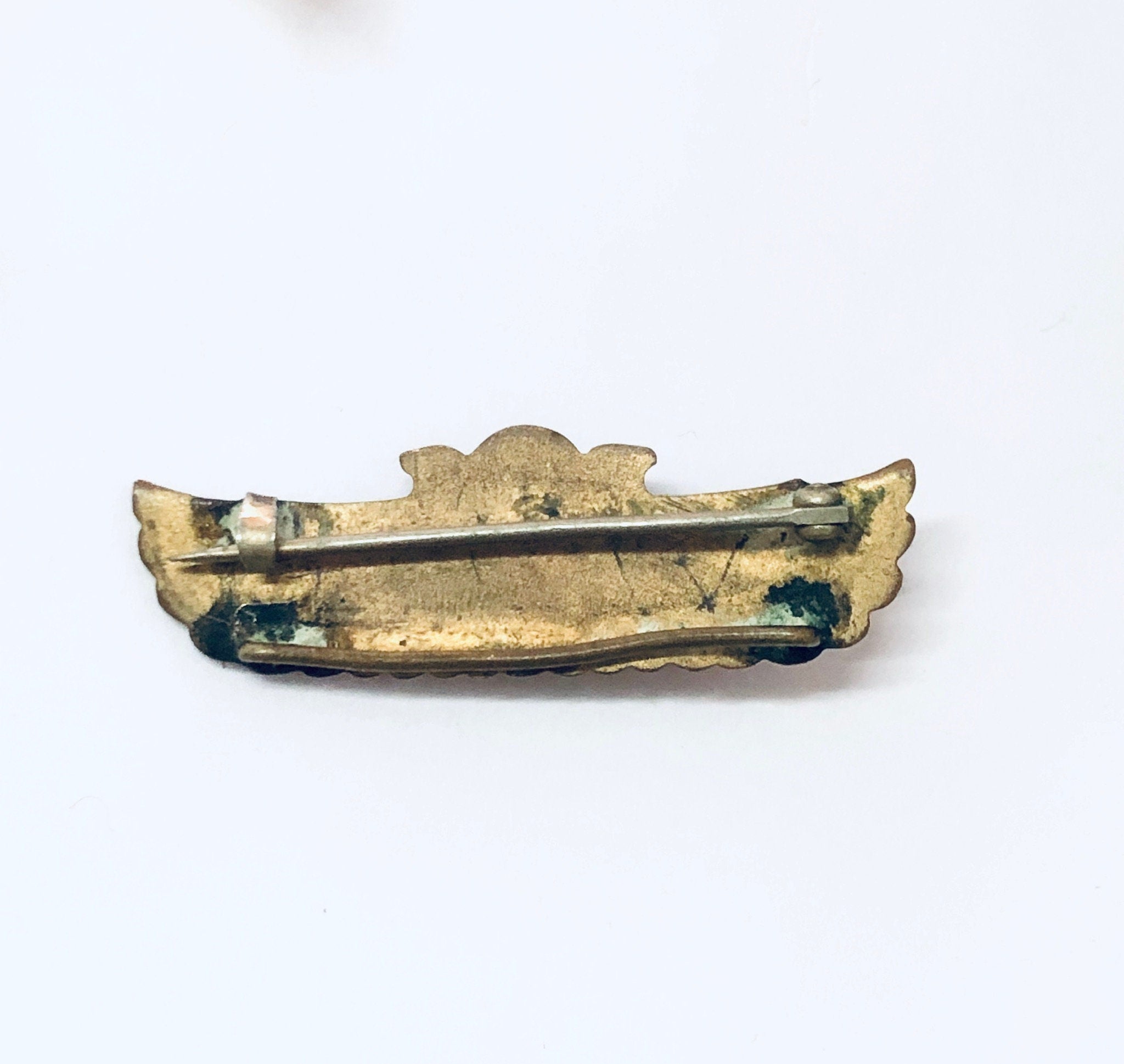 Vintage Brooch, 1920s Pin, Egyptian Revival Pin, Enameled Pin, Egyptian Jewelry, Winged Pin, Green Pin, Red Pin, Brass Tone, Vintage Jewelry