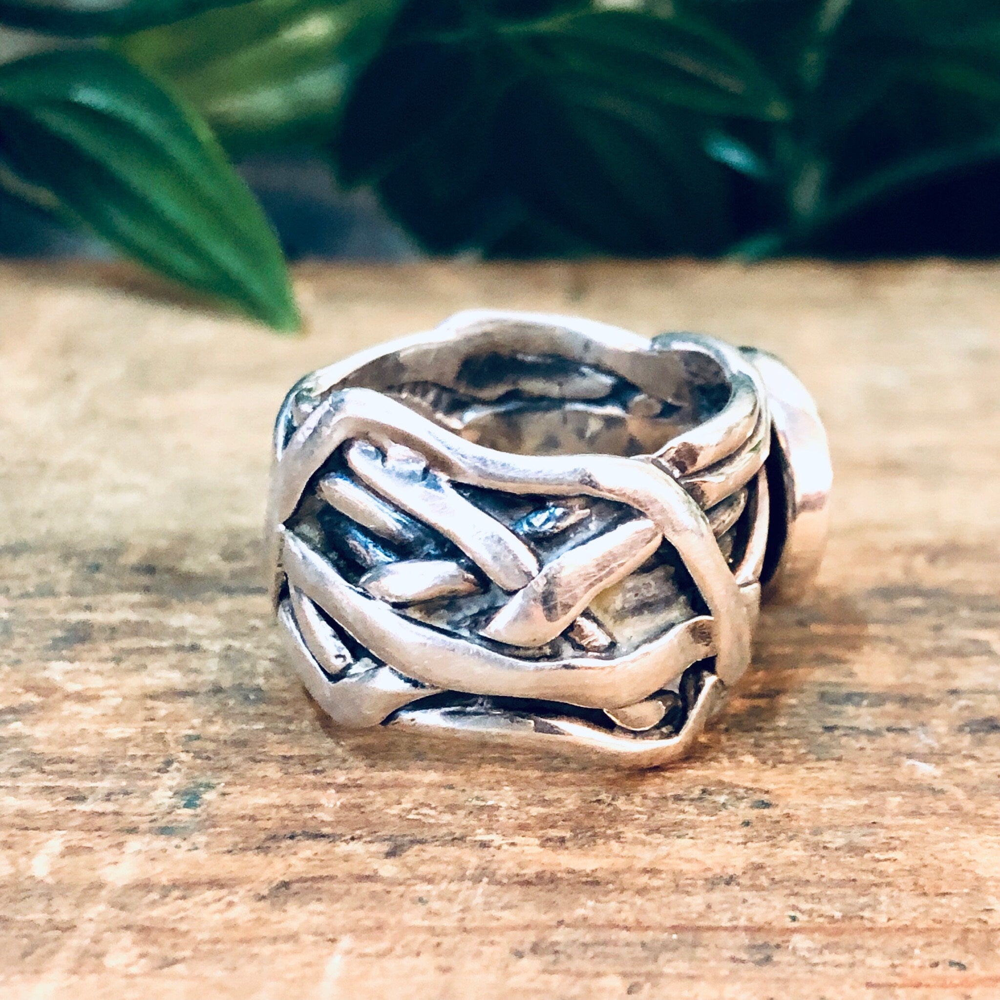 Vintage Ring, Silver Ring, Mother of Pearl, Iridescent Stone, Abstract Jewelry, Thick Band Ring, Unique jewelry, Statement Jewelry, Vintage
