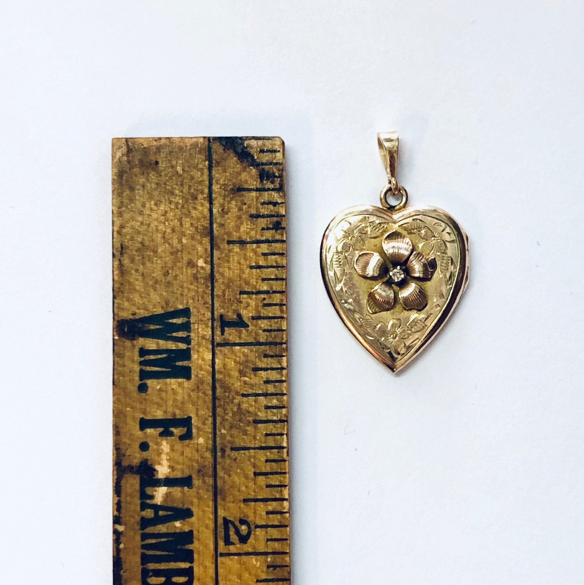 Vintage Locket, 10K Gold Locket, Flower Locket, Heart Locket, Gold Jewelry, Vintage Jewelry, Etched Locket, Vintage Pendant, Locket Pendant