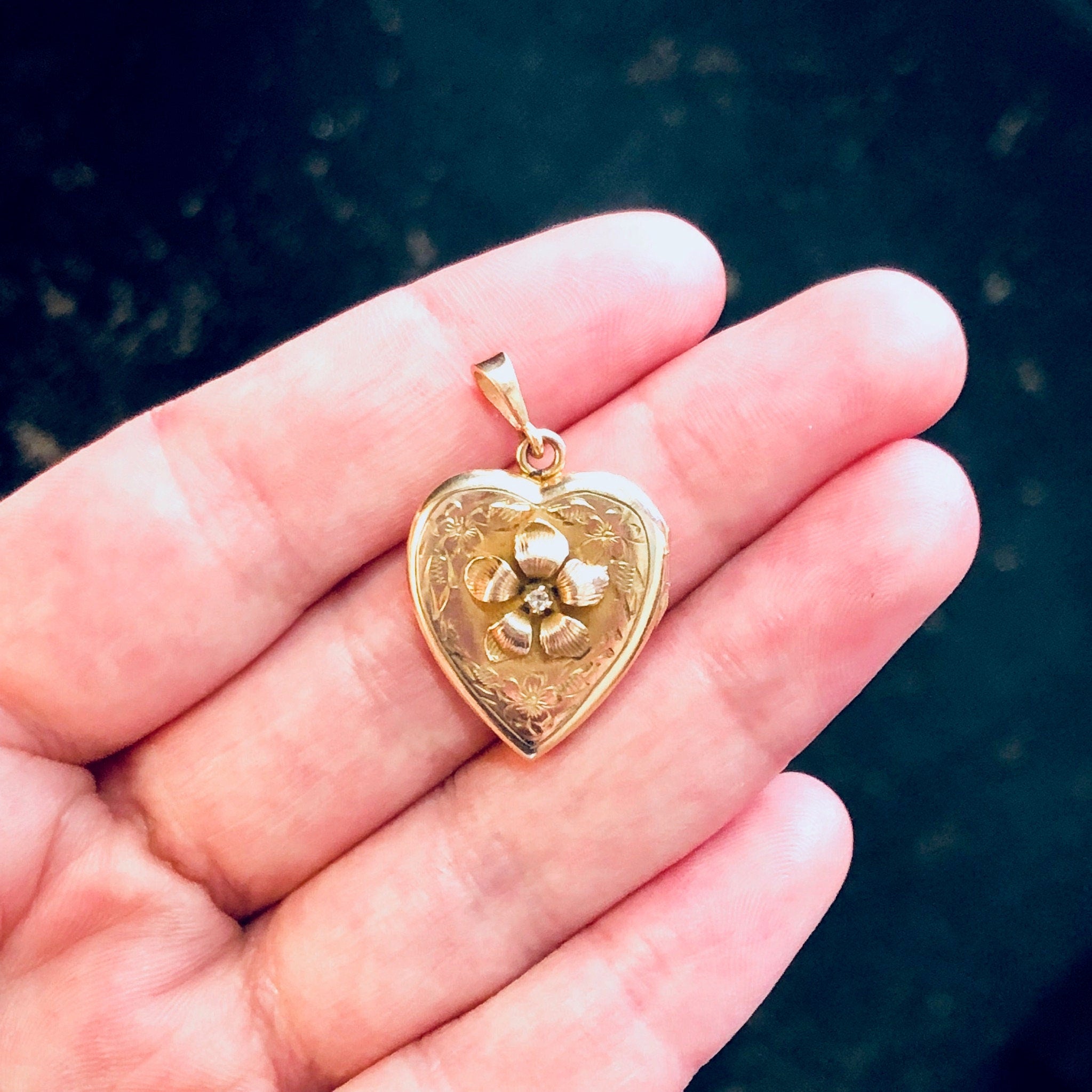 Vintage Locket, 10K Gold Locket, Flower Locket, Heart Locket, Gold Jewelry, Vintage Jewelry, Etched Locket, Vintage Pendant, Locket Pendant