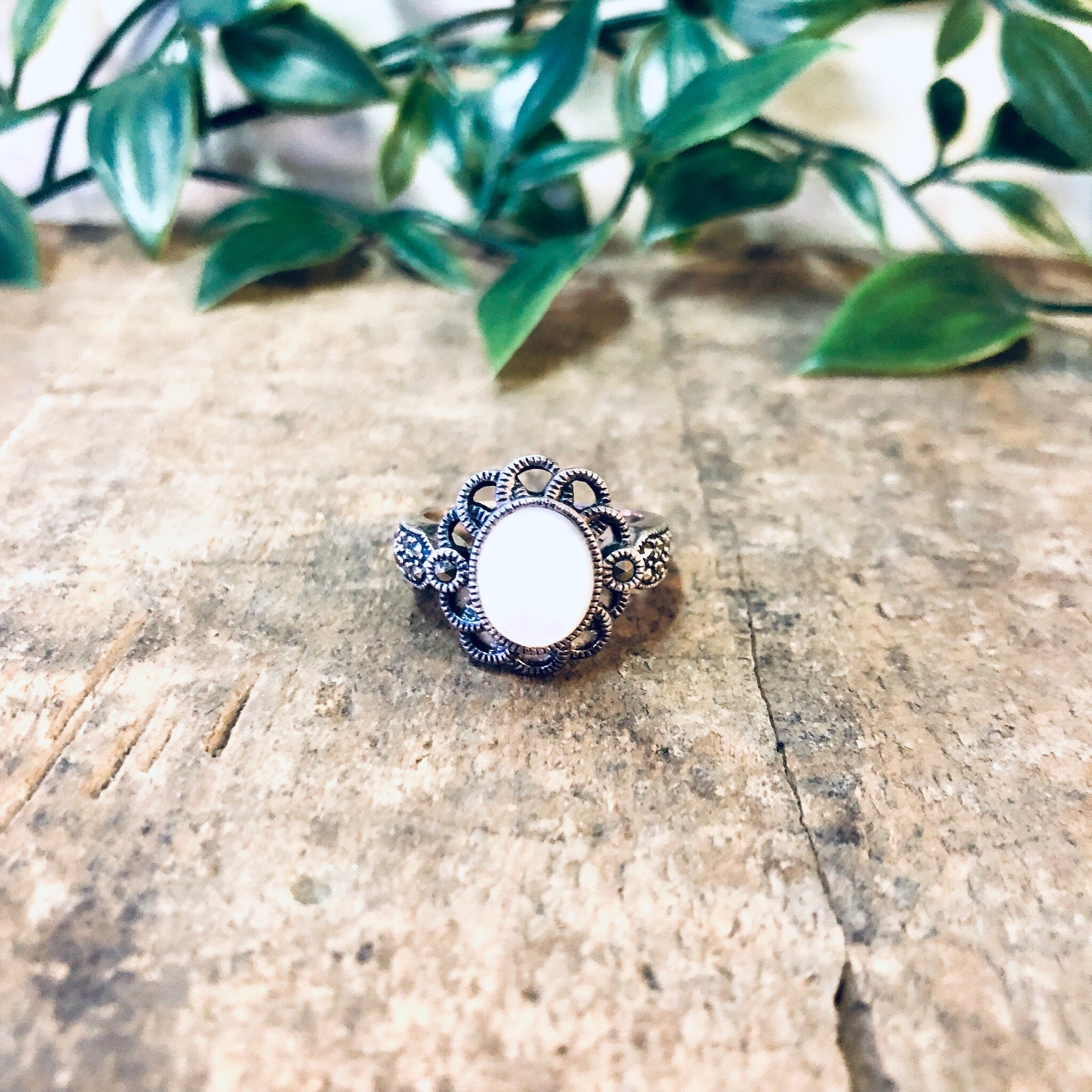 Vintage Ring, Silver Ring, Flower Ring, Marcasite Jewelry, Mother of Pearl Ring, Vintage Jewelry, Statement Ring, White Stone, Marcasite,