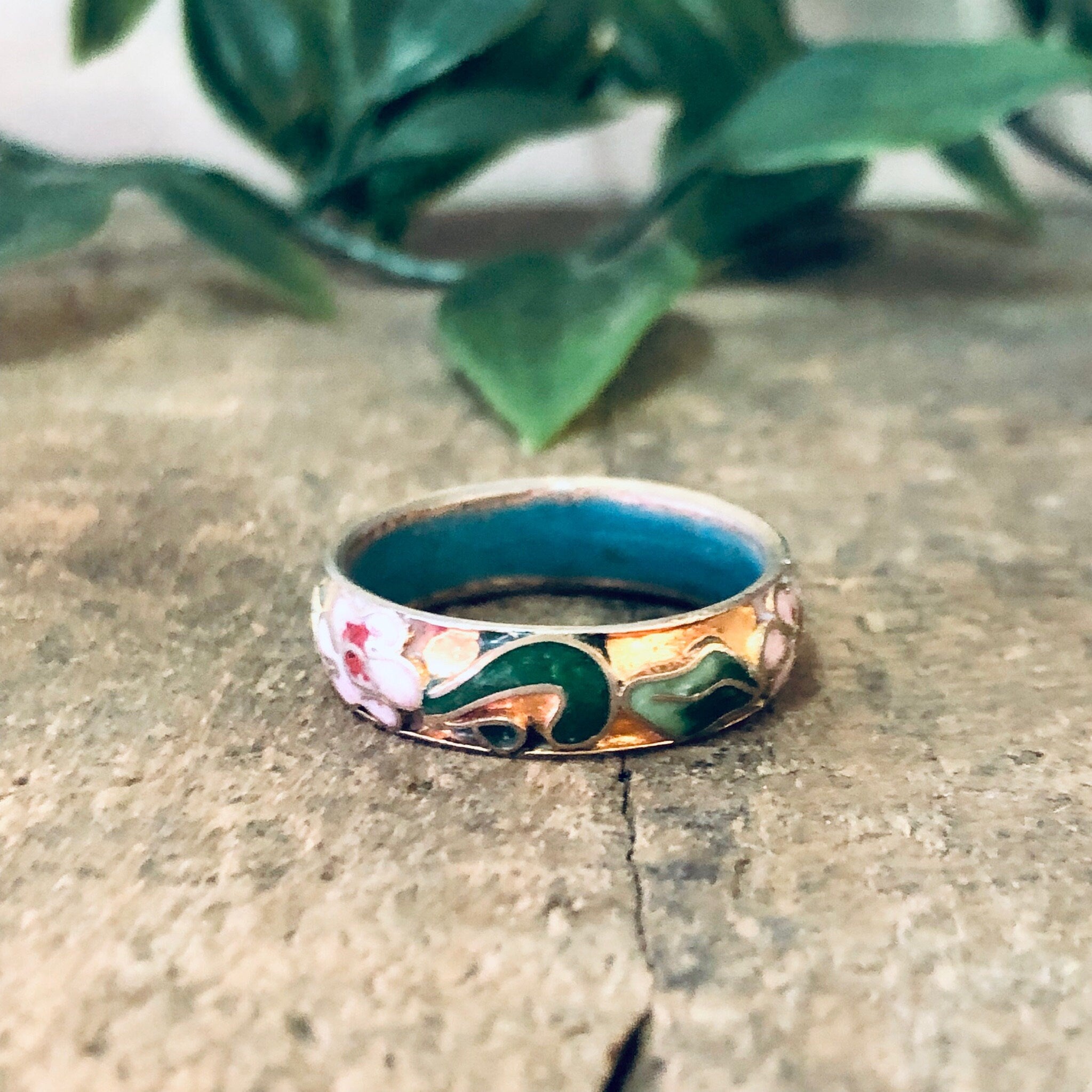 Vintage Ring, Cloissone Ring, Enamel Jewelry, Floral Ring, Thin Band Ring, Cloissone Jewelry, Pink Flowers, Flower Ring, Flower Band, Blue