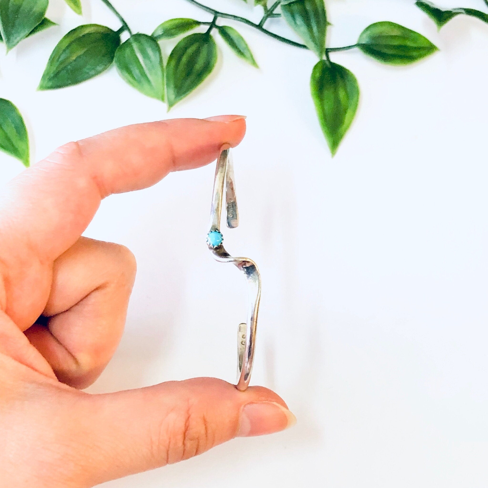 Vintage Bracelet, Silver Bracelet, Turquoise Jewelry, Vintage Jewelry, Unique Design, Simple Bracelet, Cuff Bracelet, Silver and Blue, 925