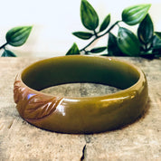 Bangle Bracelet, Vintage Bangle, Vintage Bracelet, Bakelite Bangle, Green, Red, Leaf Etching, Pea Soup Moss, Retro Jewelry, Brown Bangle