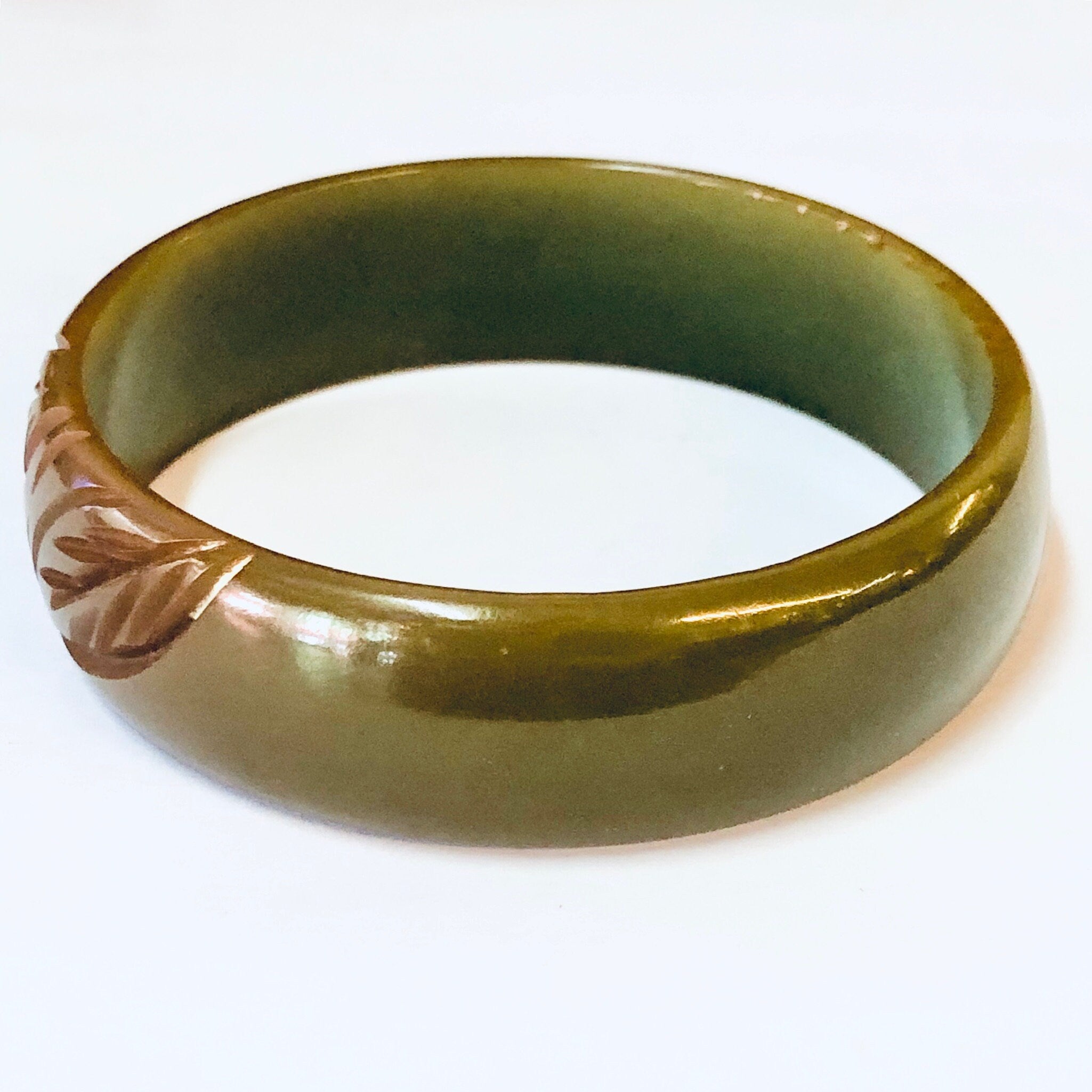 Bangle Bracelet, Vintage Bangle, Vintage Bracelet, Bakelite Bangle, Green, Red, Leaf Etching, Pea Soup Moss, Retro Jewelry, Brown Bangle