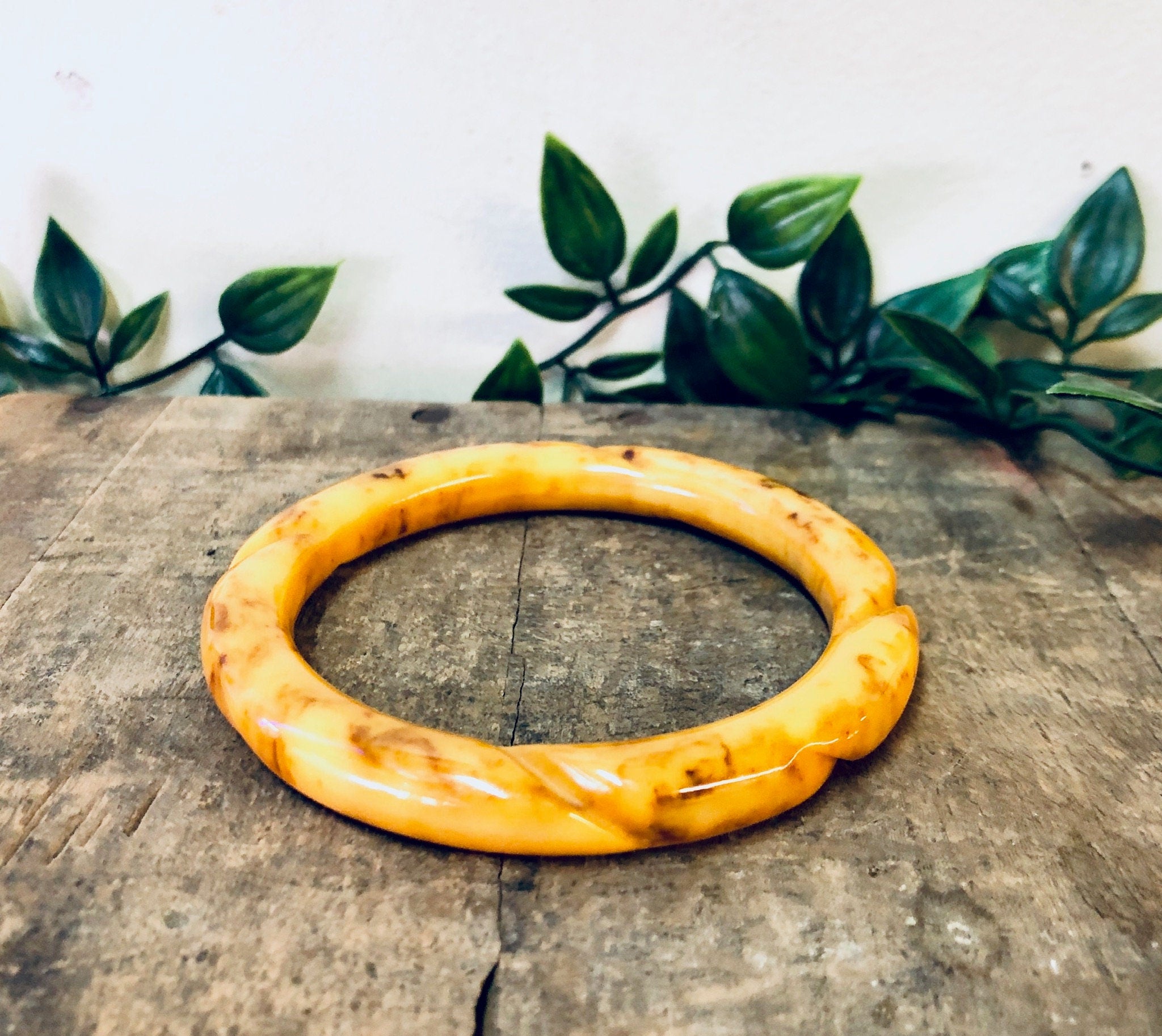 Vintage Bangle, Bakelite Bangle, Etched Bakelite, Banana Bakelite, Rotten Banana Bakelite, Vintage Jewelry, Unique Bracelet, Banana, Bangle