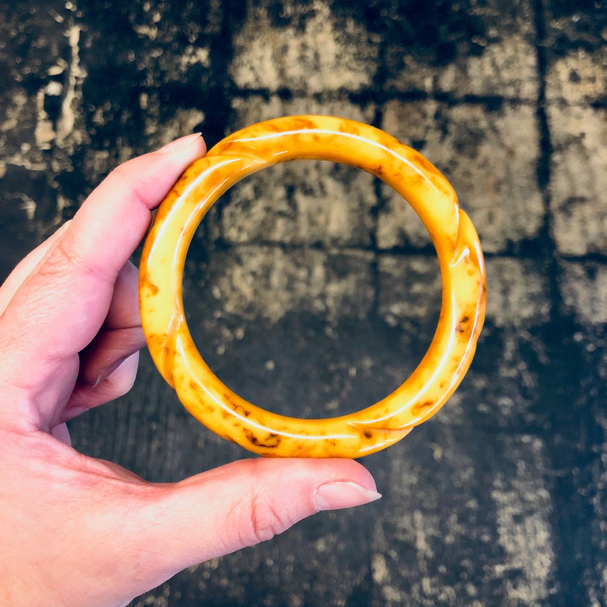 Vintage Bangle, Bakelite Bangle, Etched Bakelite, Banana Bakelite, Rotten Banana Bakelite, Vintage Jewelry, Unique Bracelet, Banana, Bangle