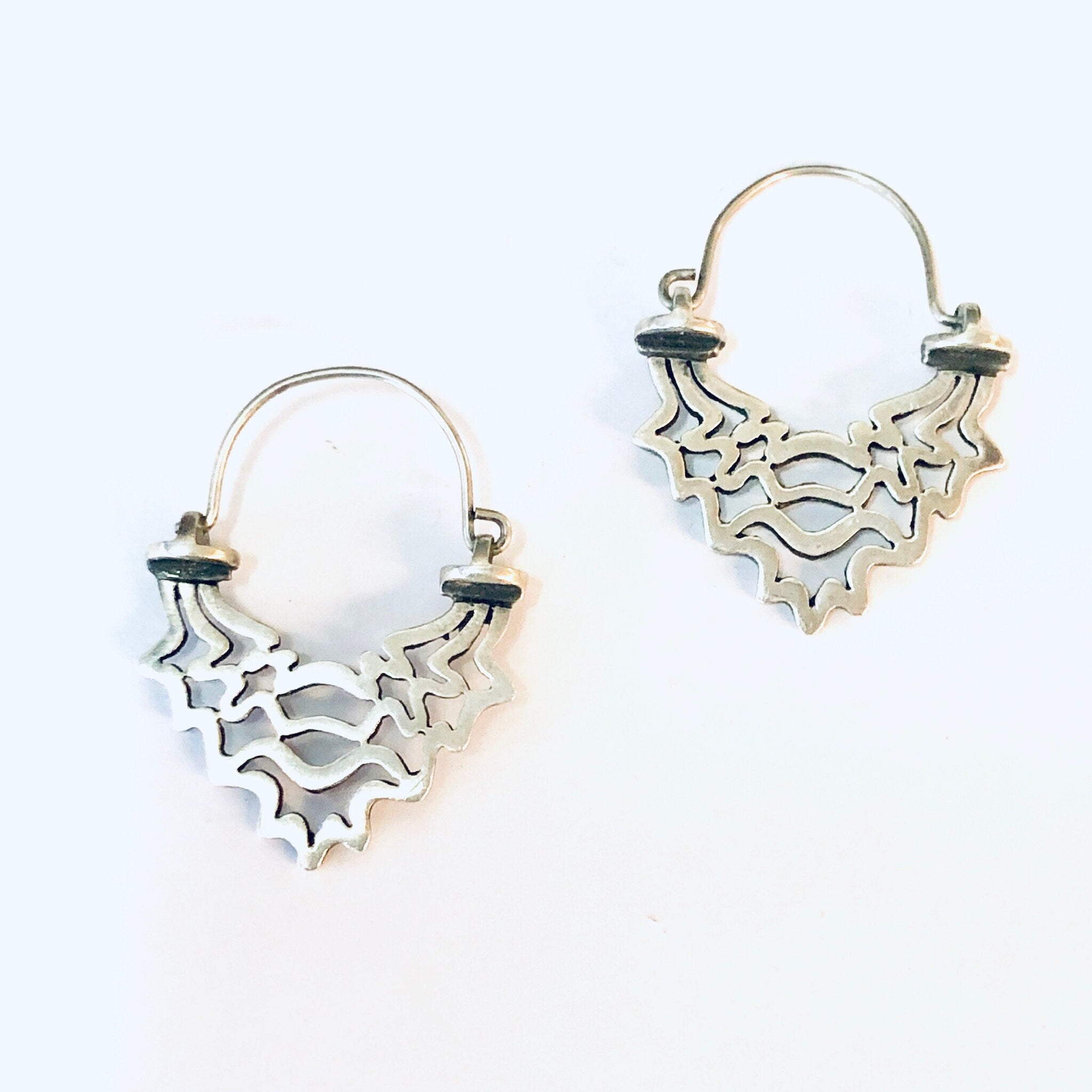 Vintage Earrings, Silver Earrings, Vintage Jewelry, Unique Earrings, pierced Ears, Hoop Earrings, Dangle Earrings, 925 Earrings, Dragon