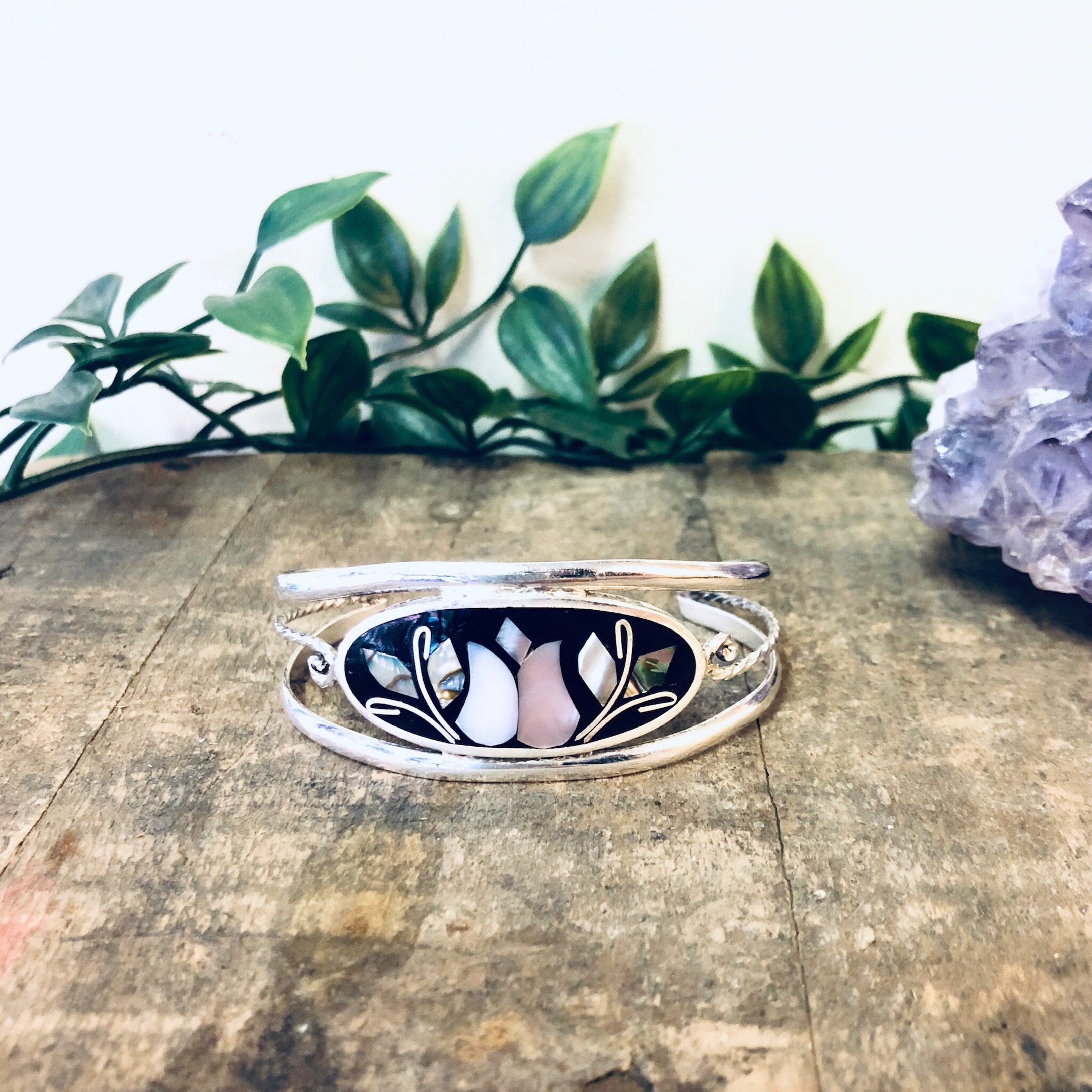 Vintage Bracelet, Cuff Bracelet, Flower Design, Flower Jewelry, Floral Bracelet, Vintage Jewelry, Enamel Bracelet, Mother of Pearl, Abalone
