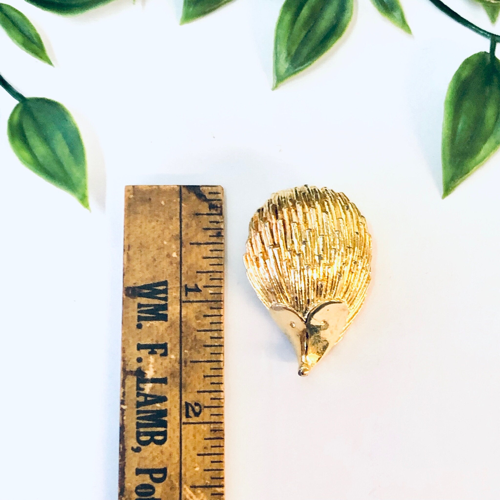 Hedgehog Brooch, Vintage Jewelry, Gold Toned Brooch, Animal Pin, Animal Jewelry, Hedgehog, Vintage Pin, Unique Jewelry, Costume Jewelry,