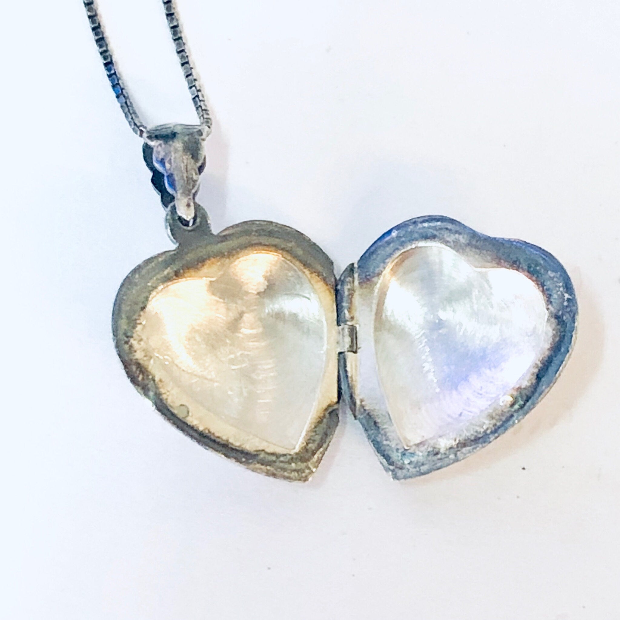 Vintage Necklace, Locket Pendant, Silver Pendant, Silver Necklace, Heart Locket, Heart Jewelry, Engraved Locket, Photo jewelry, Box Chain